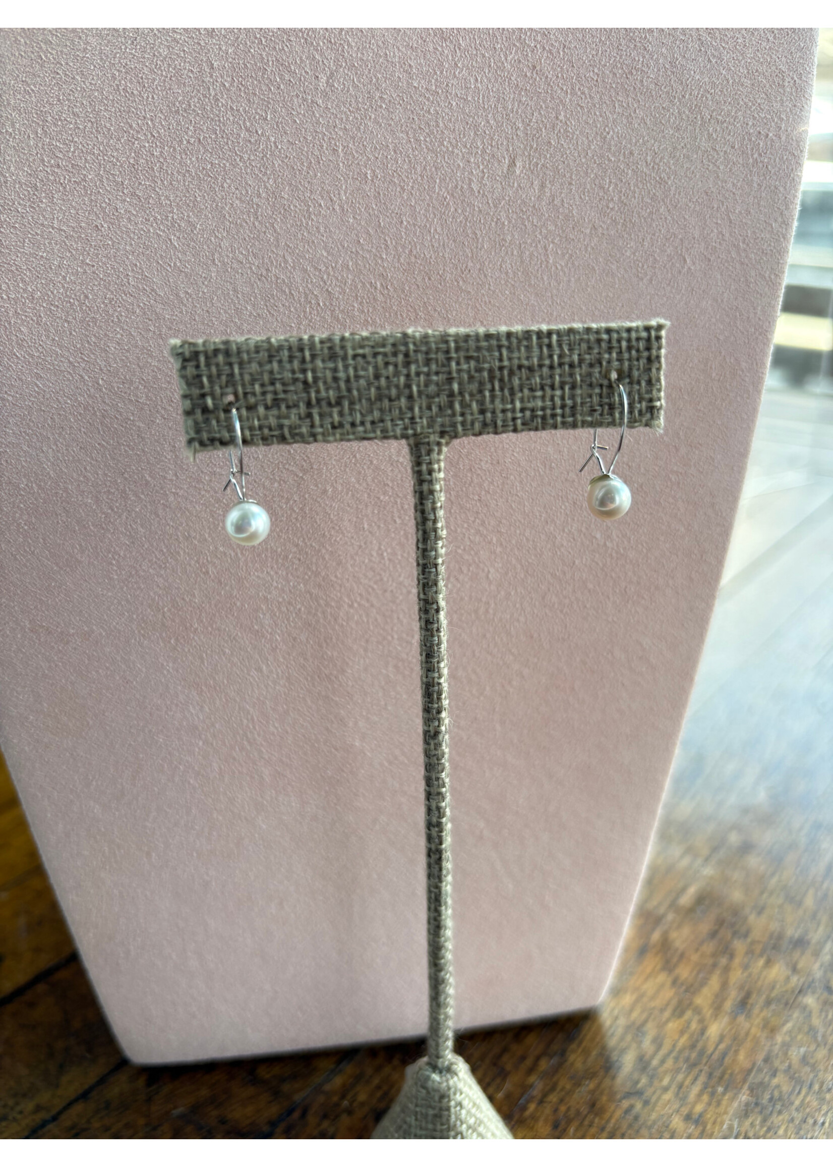 Jordans 14k white 6mm FW Pearl Wire Hook Earring