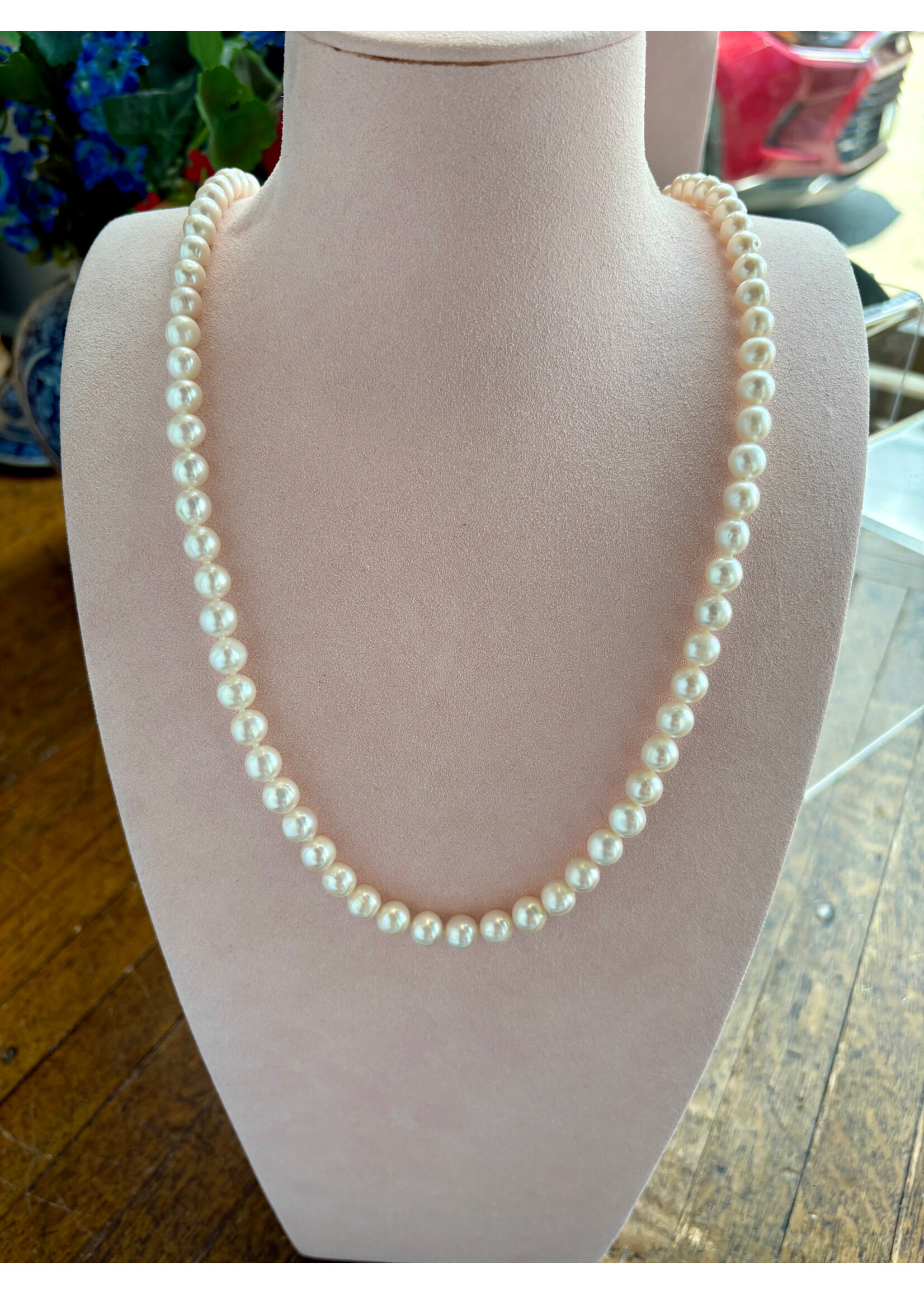 Jordans FW Cult Pearl Necklace 14k 8-8.5mm 24"