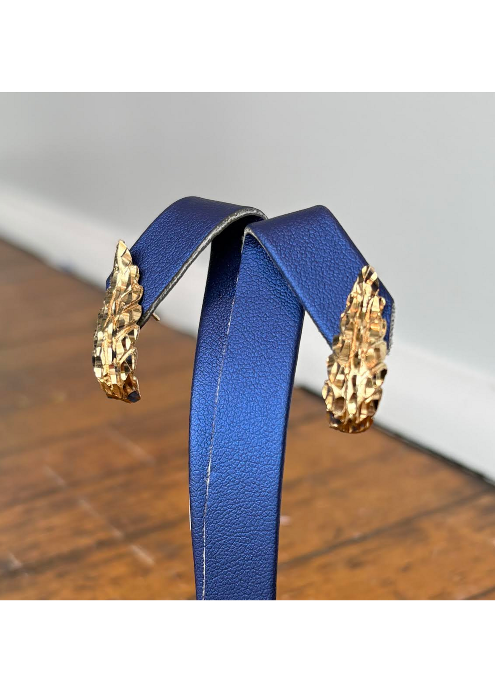 Jordans 14k Golden Fern Earring