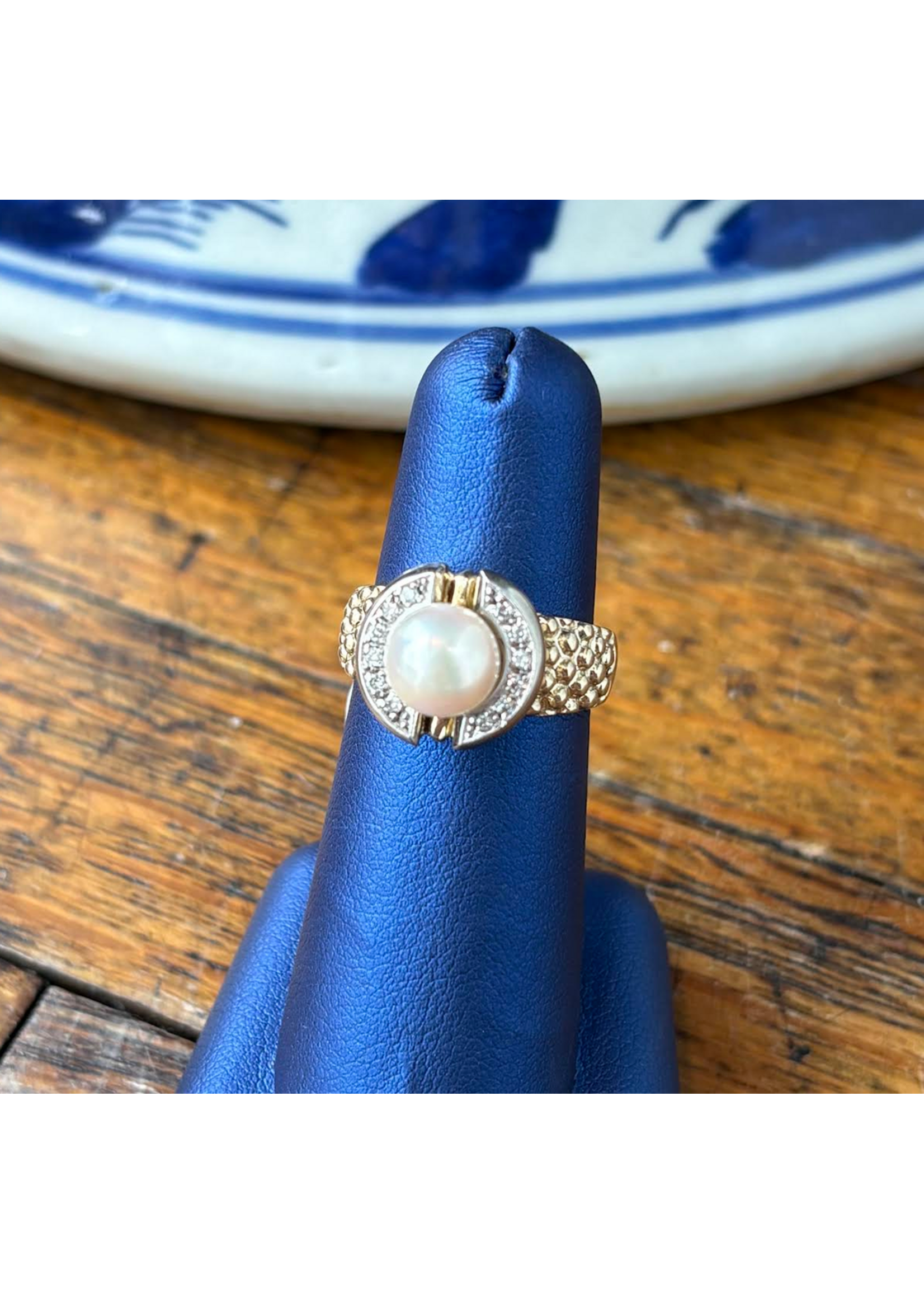 Jordans 8mm Pearl & Diamond Two Toned 14k sz 7