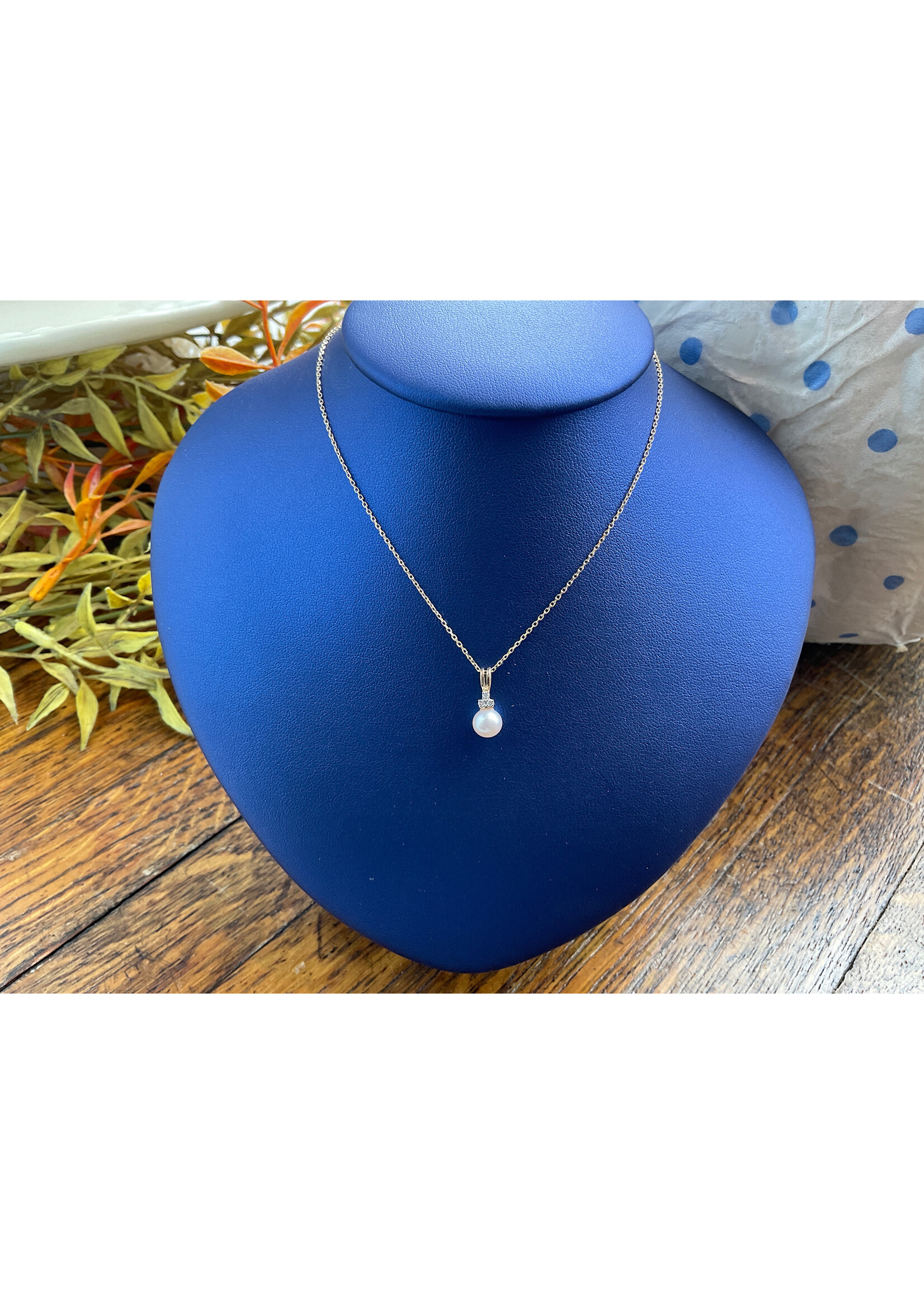 Jordans 10k Diamond Trio Pearl Drop Necklace