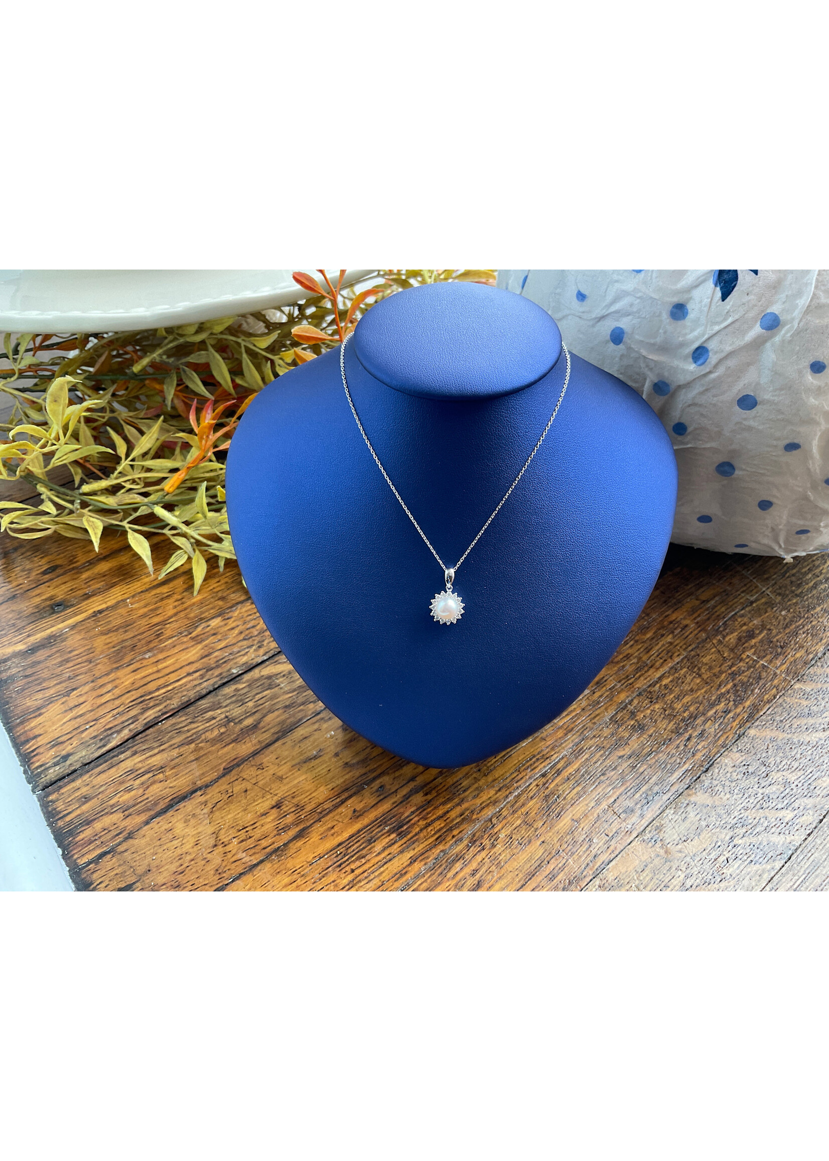 Jordans 10k white 7mm Pearl and .25cttw Diamond Halo Necklace