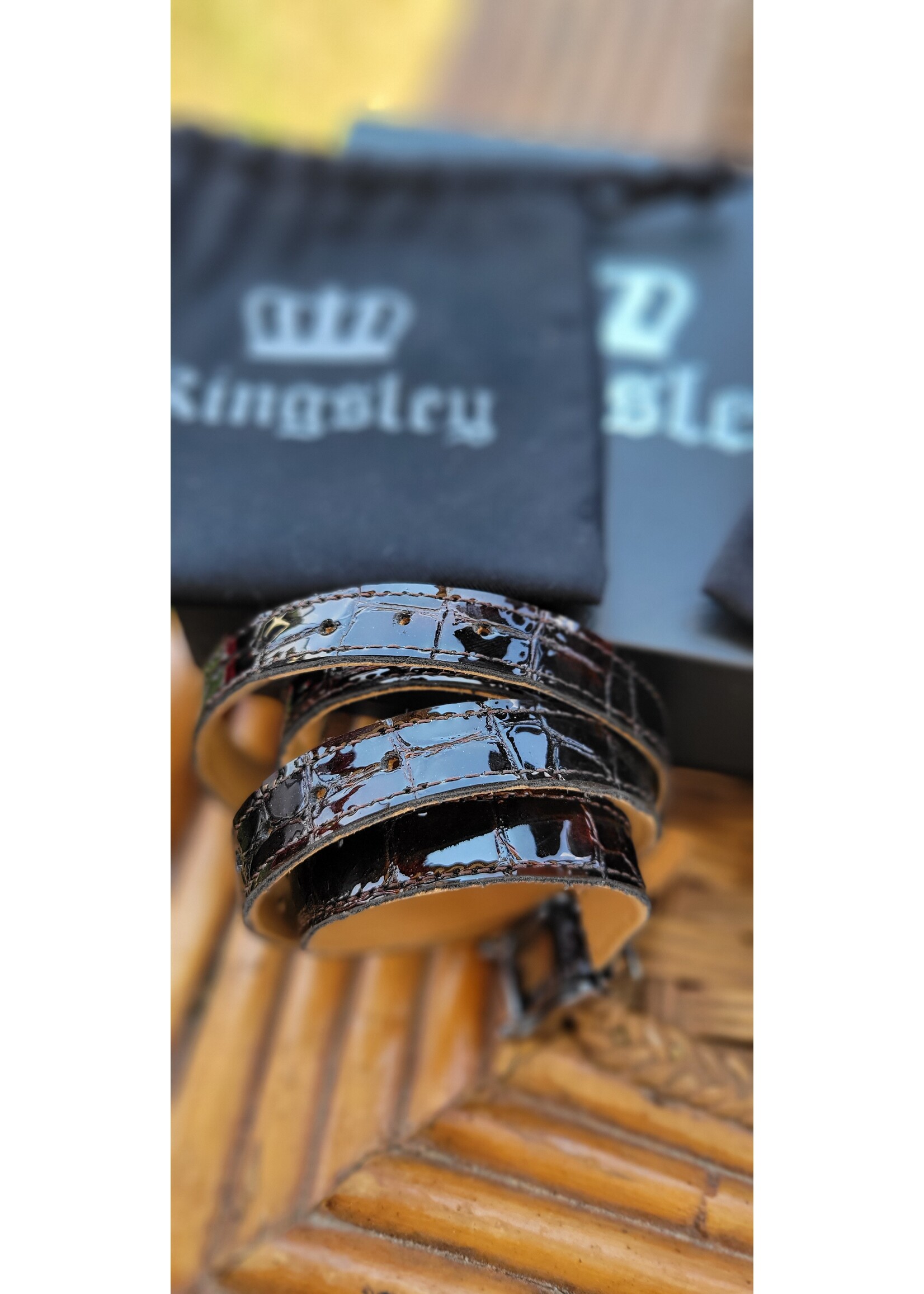 Kingsley Spur Straps - 147 Croco Bril Castanho with Polished Black Buckles