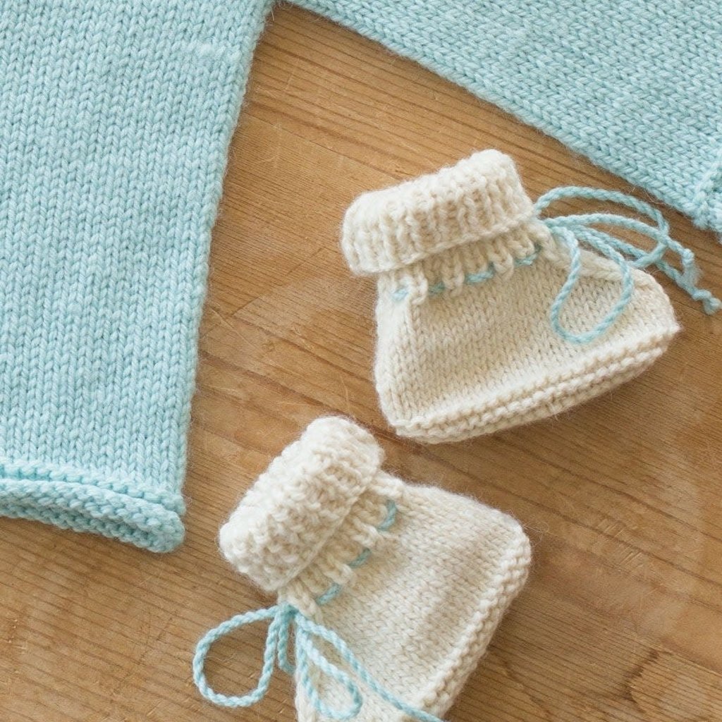 CHURCHMOUSE Stay-On Baby Booties