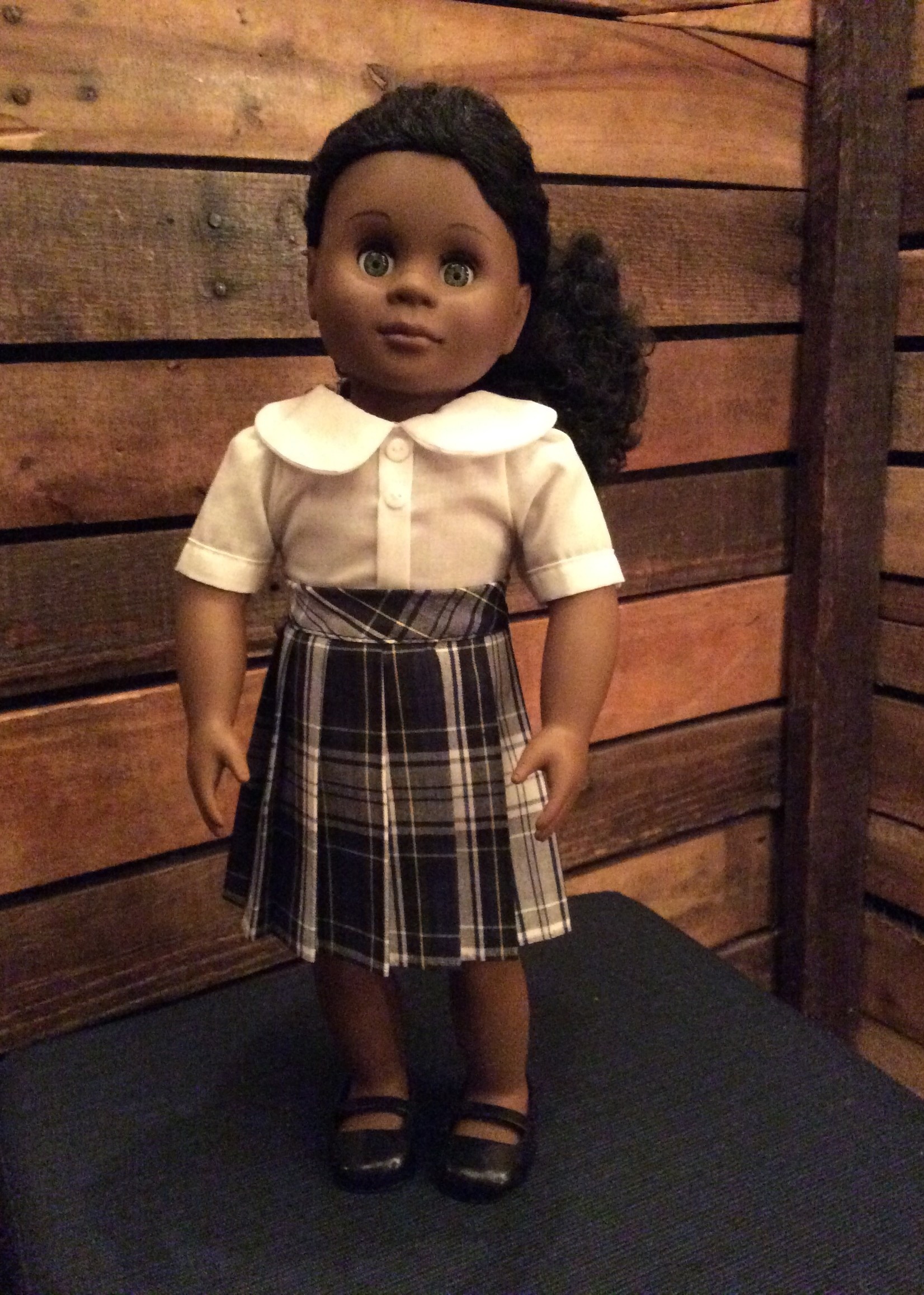 PLEATED WHITE PLAID SKIRT AND BLOUSE SET FOR 18" DOLL