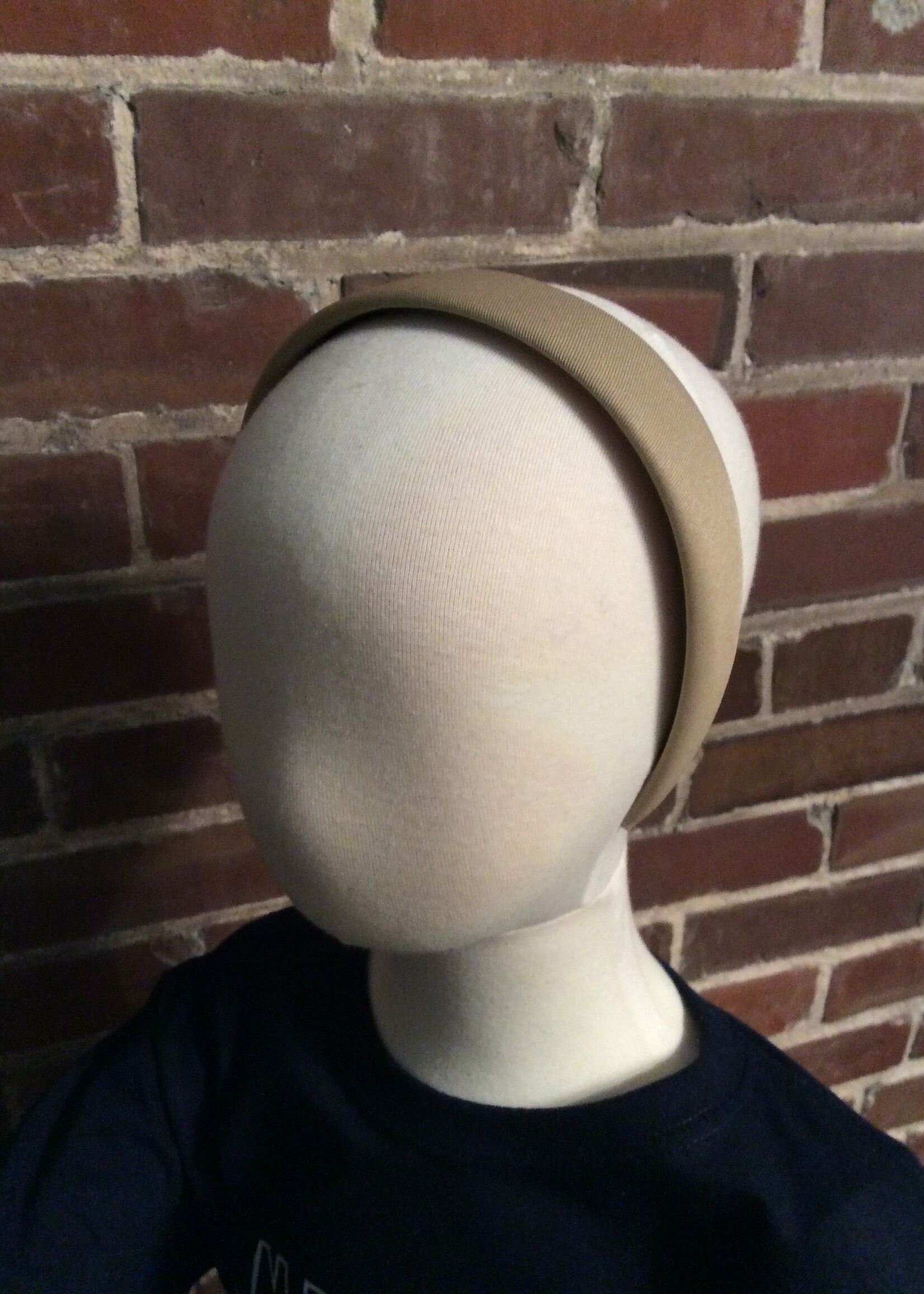 PADDED HEADBAND WITH METAL TIPS - KHAKI
