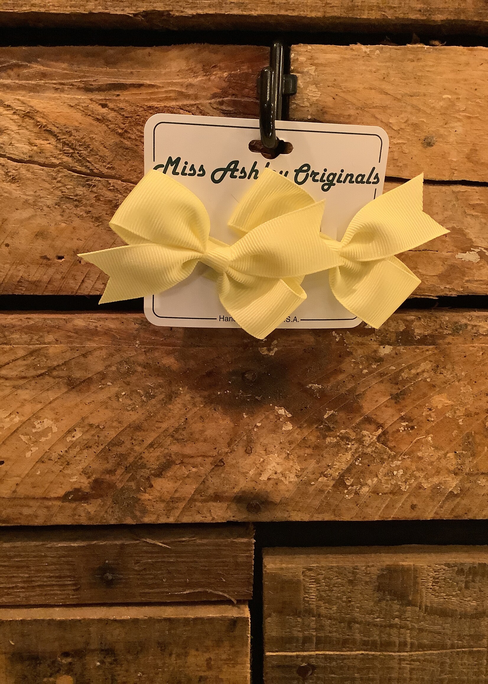 SMALL BOW PAIR WITH V CUT TAILS #1205-YELLOW