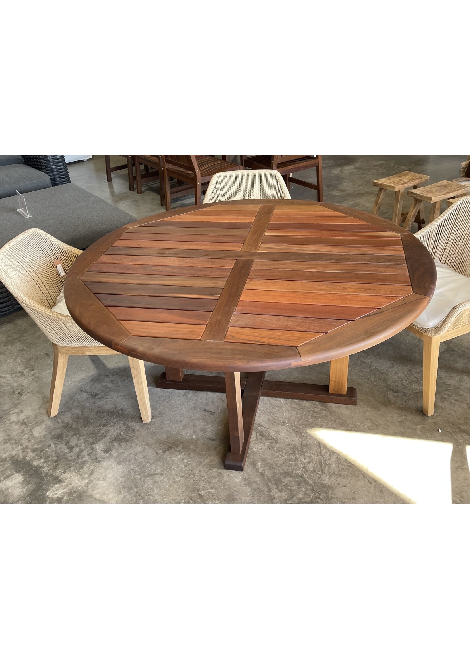 Ipe 60" Round Dining Table