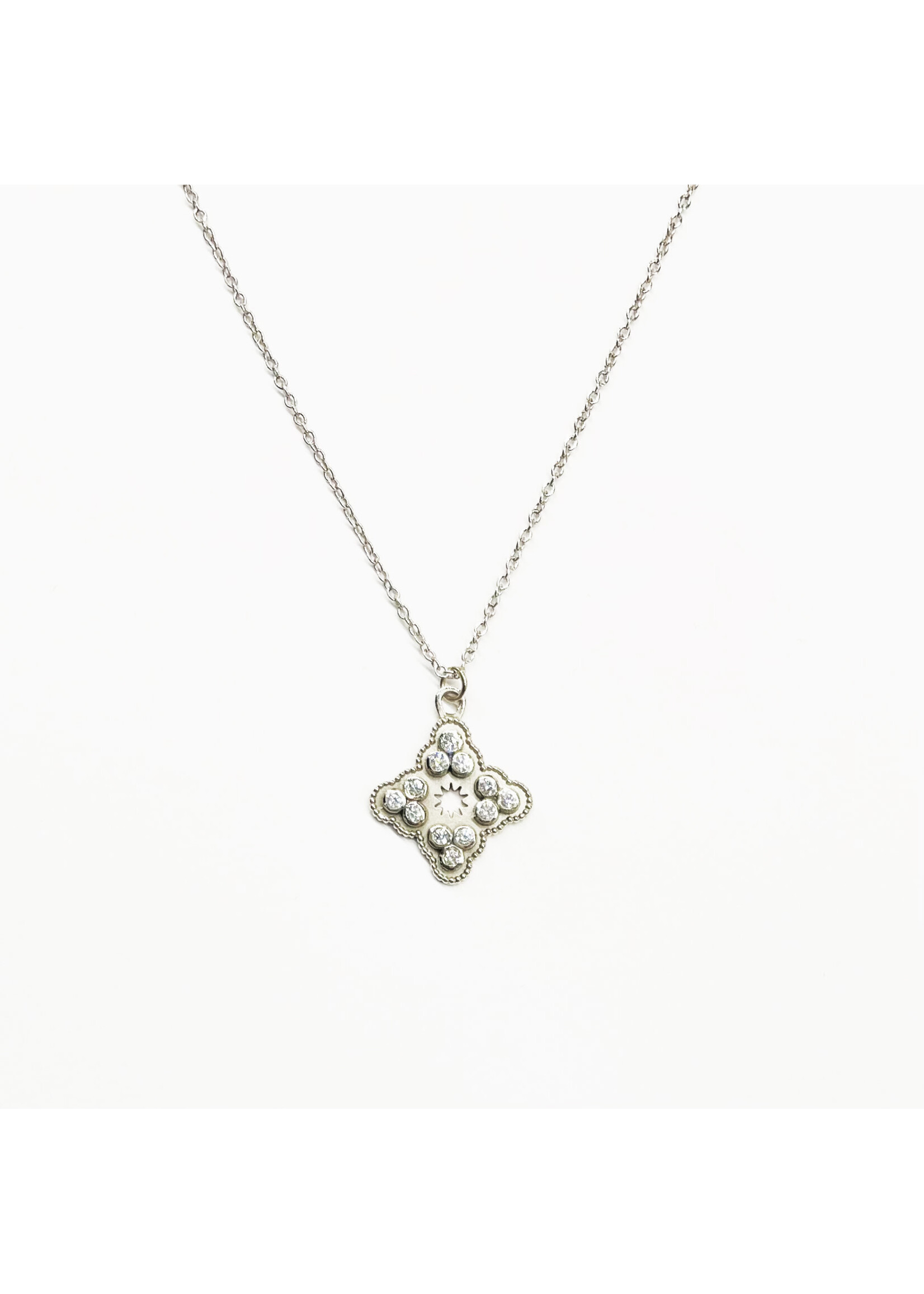 Megan Thorne Clover Starburst Small Charm Neck - 18K