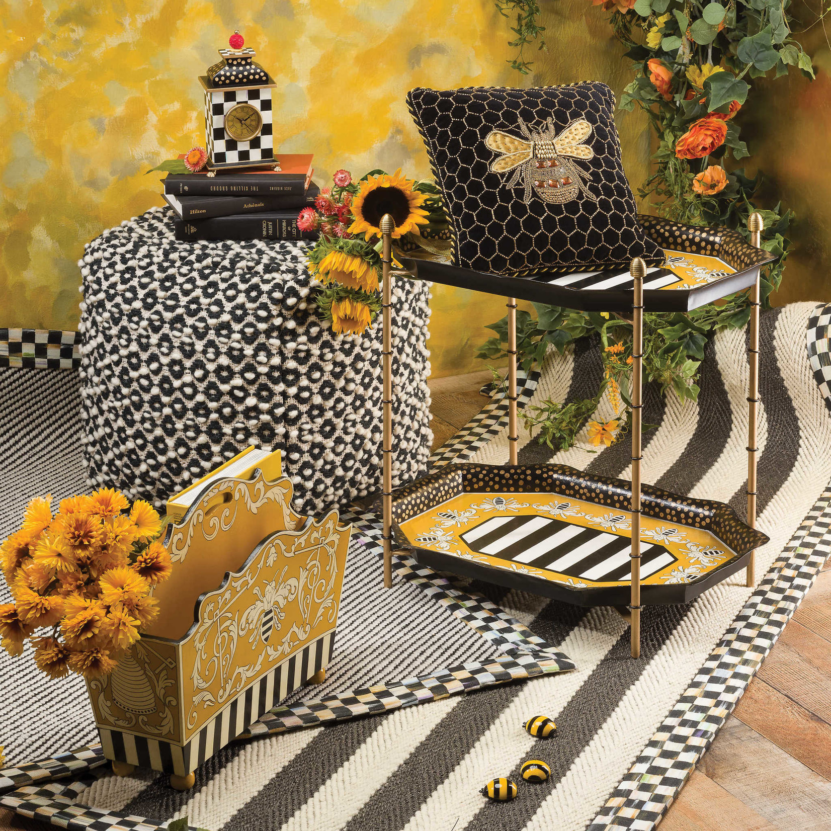 Queen Bee Decor Set – Liz and Ivy