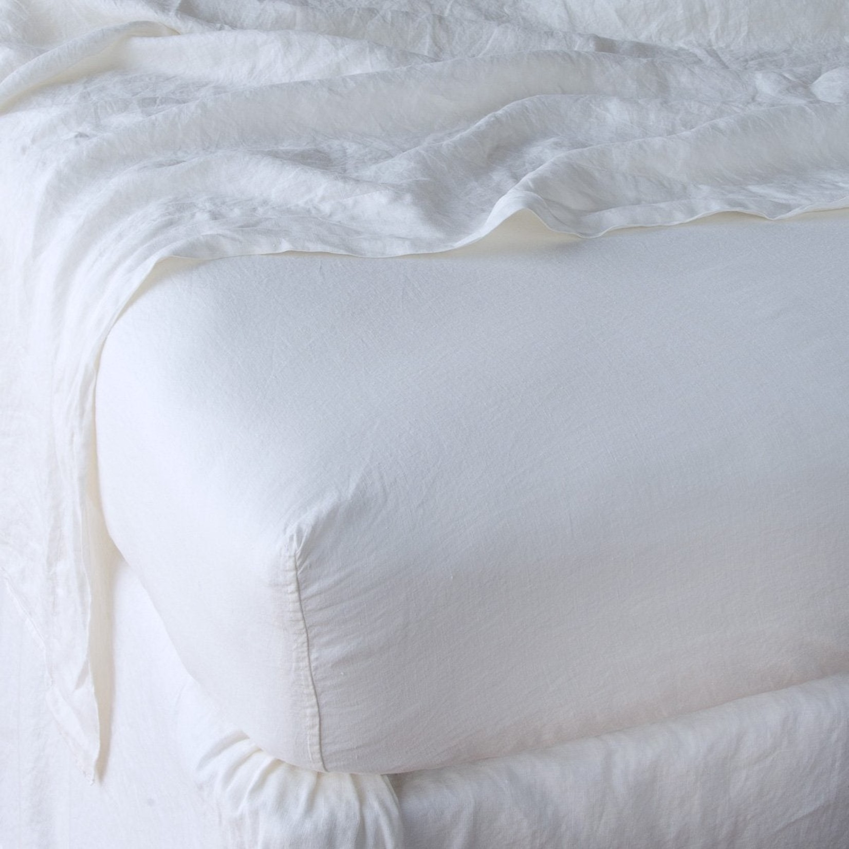 Bella Notte Linen Fitted Sheet