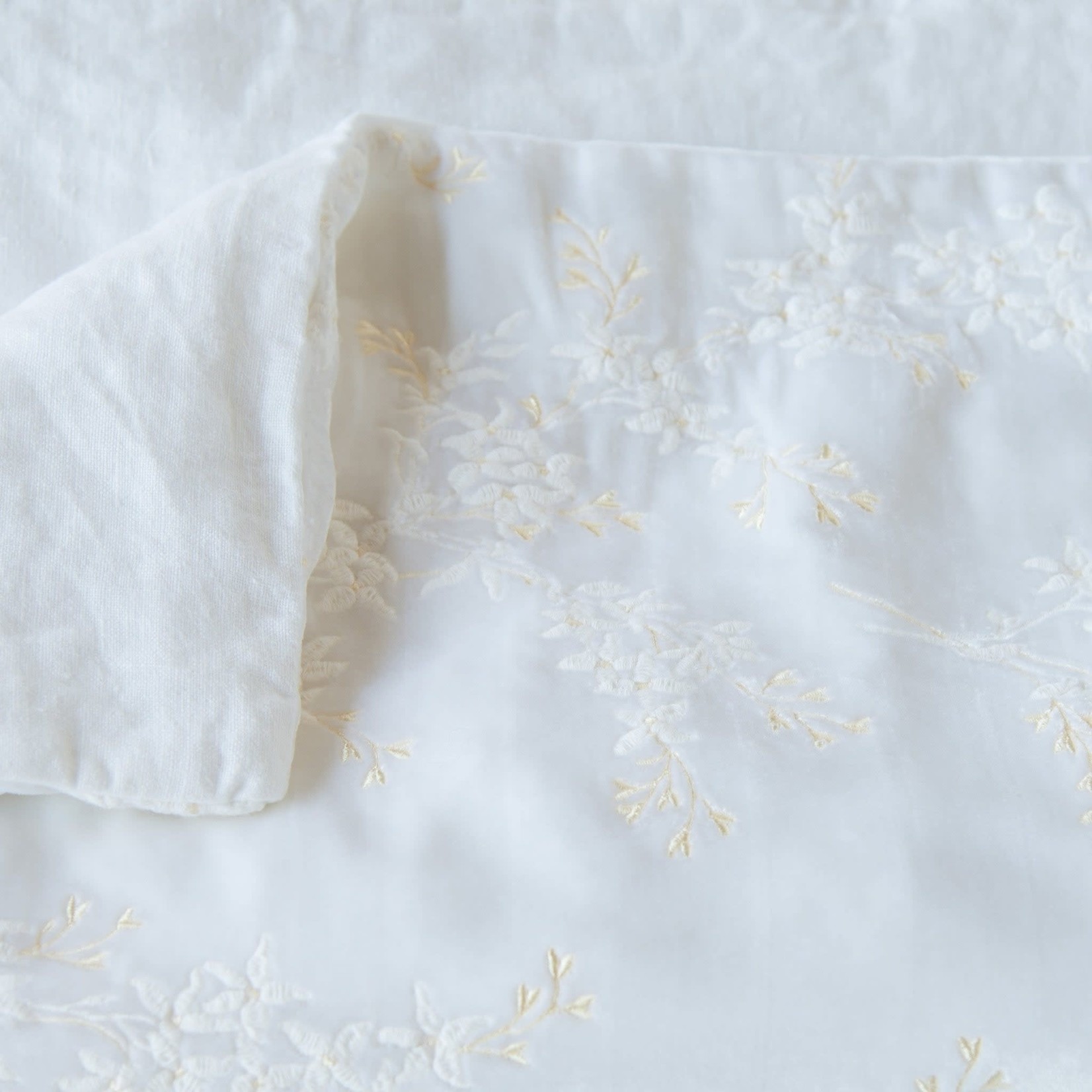 Bella Notte Lynette 24x24 Pillow
