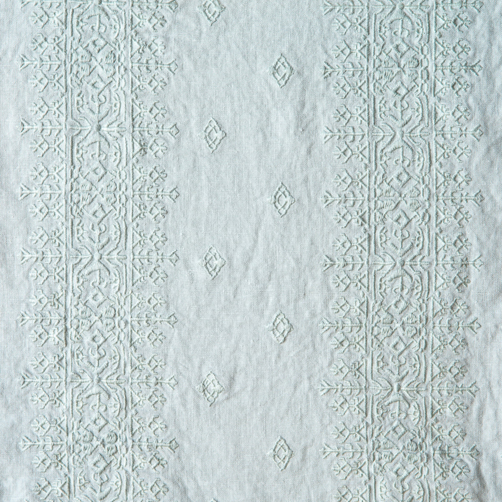 Bella Notte Ines 24x24 Pillow