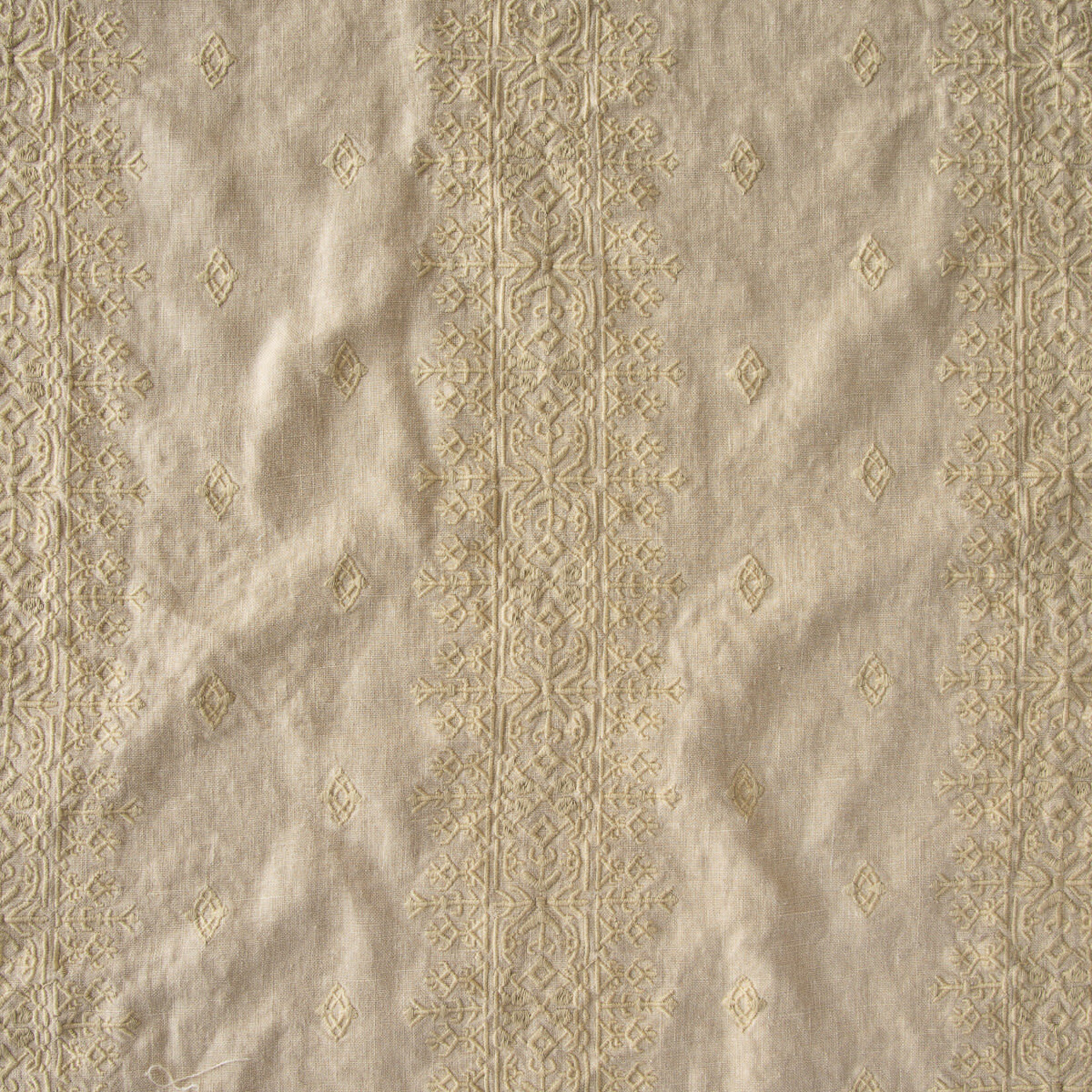 Bella Notte Ines 24x24 Pillow