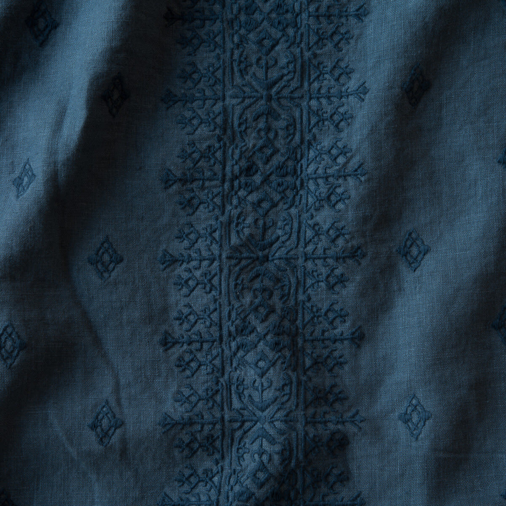 Bella Notte Ines 24x24 Pillow
