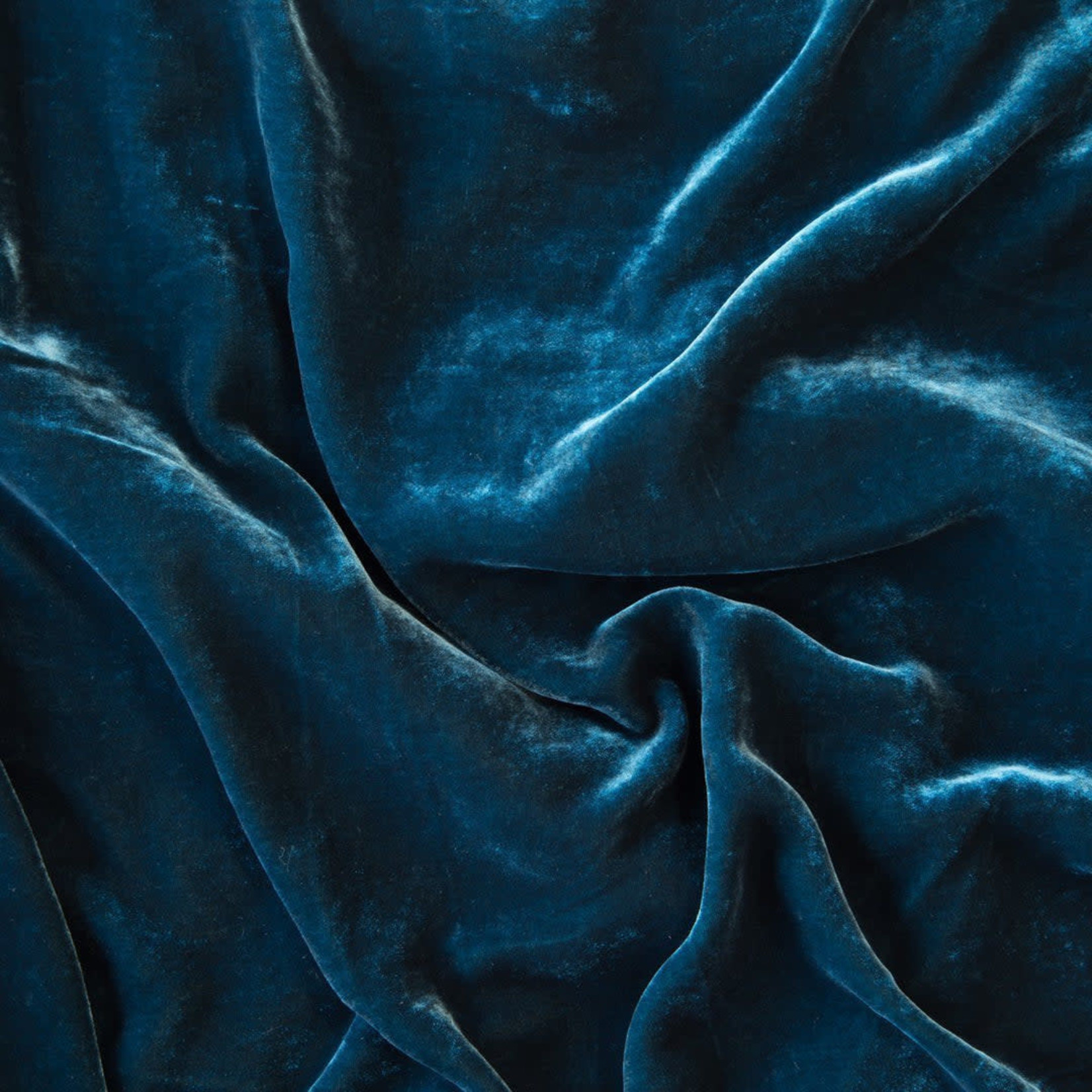 Bella Notte Loulah Throw Blanket