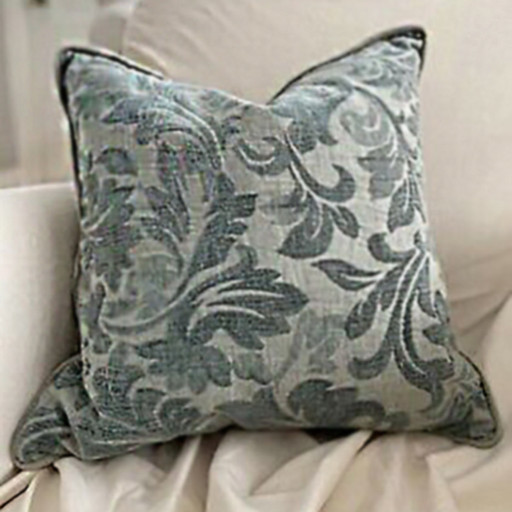 Bella Notte Tennyson Euro Sham White