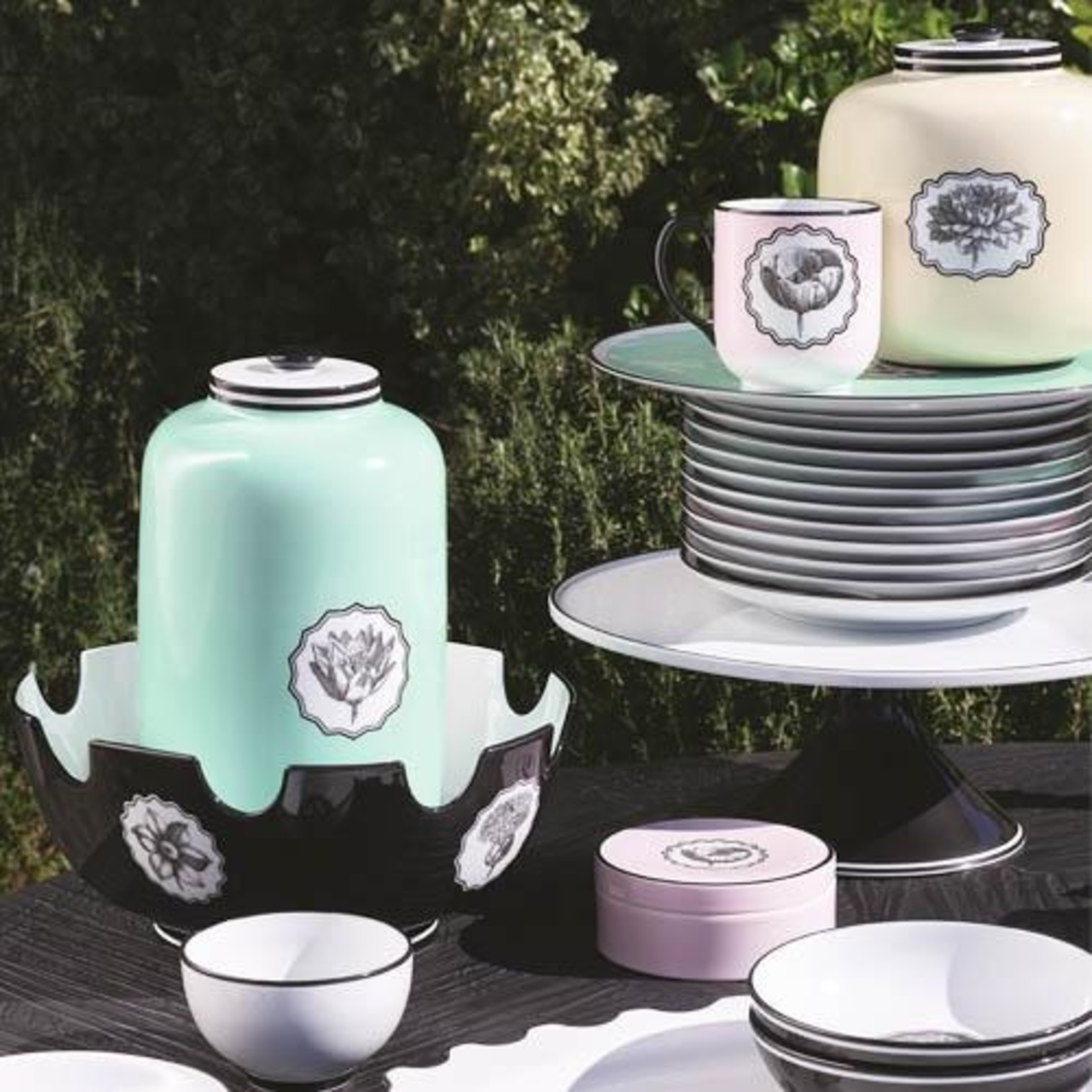Vista Alegre Cake Stand-Lacroix-Herbariae
