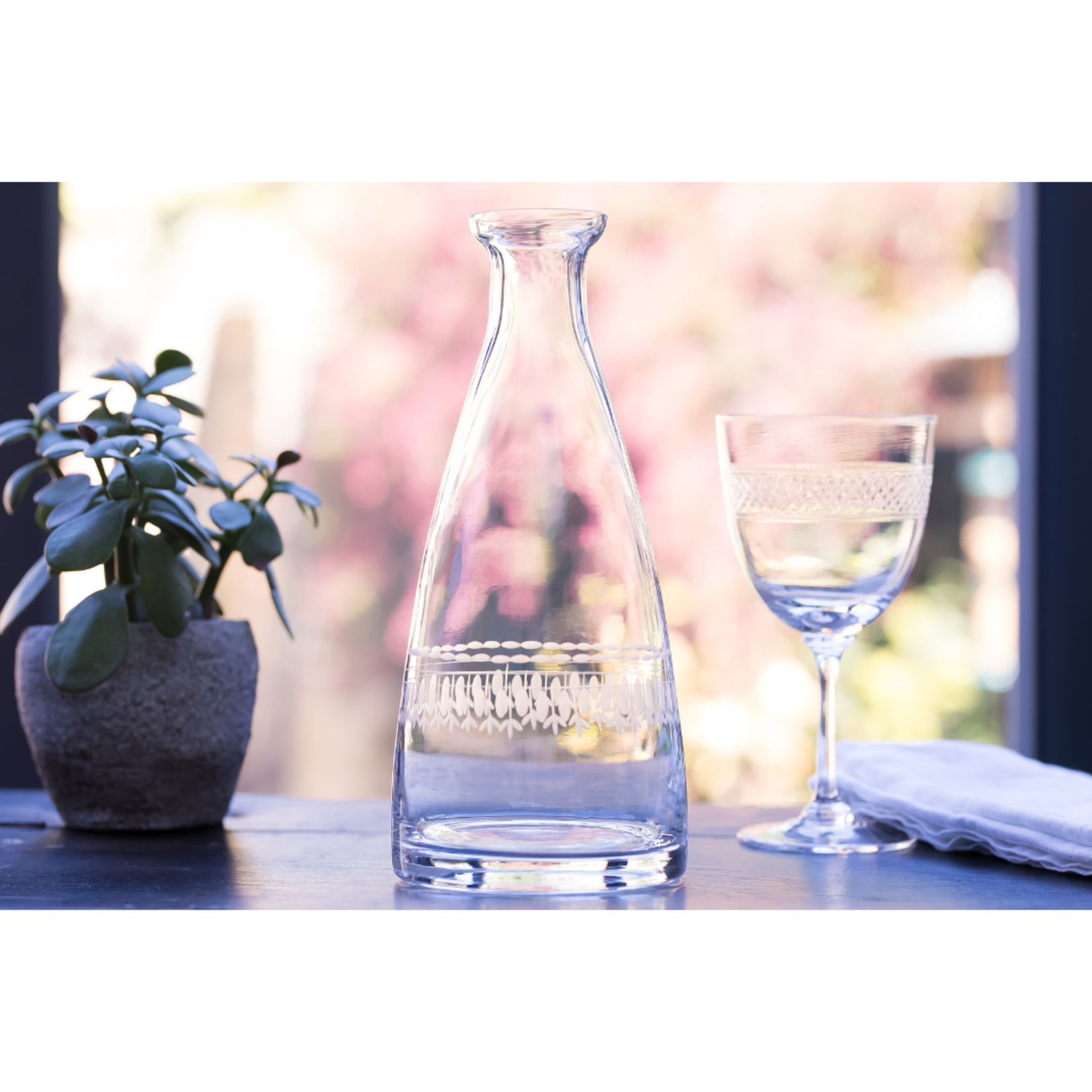 The Vintage List Table Carafe with Ovals Design