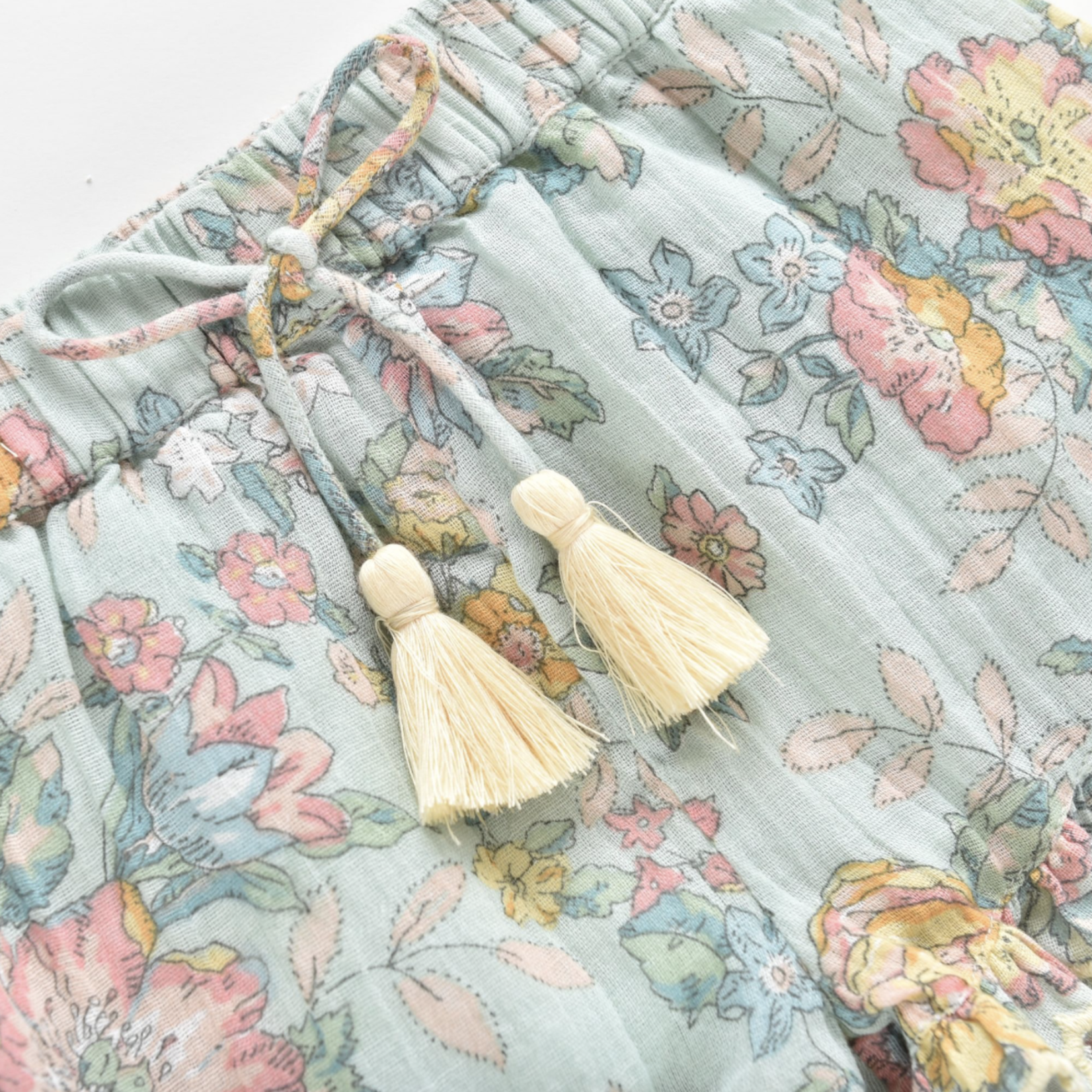 Louise Misha SHORTS VALLALOID-WATER JODHPUR FLOWER-lg