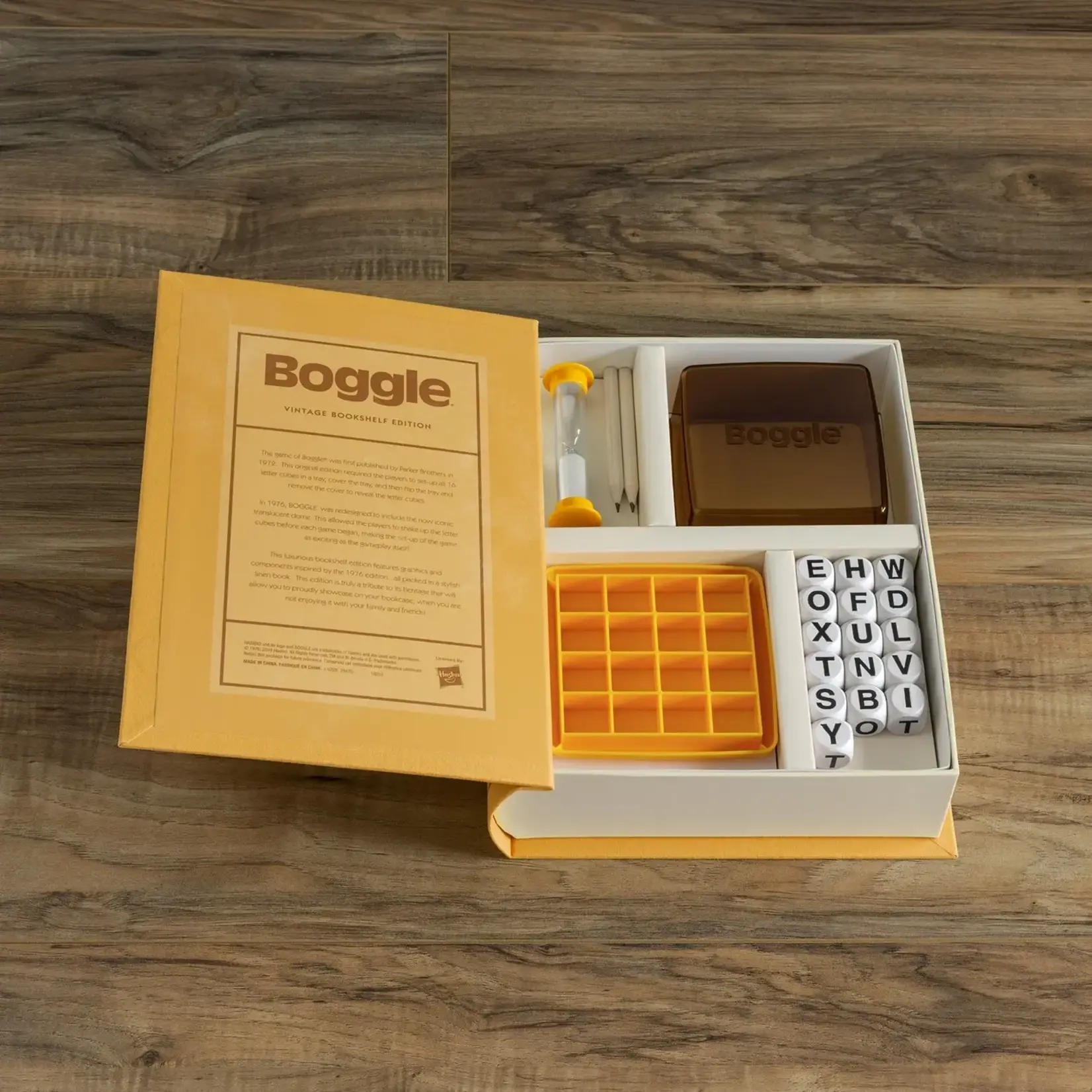 WS Game Company Boggle Vintage Bookshelf Game