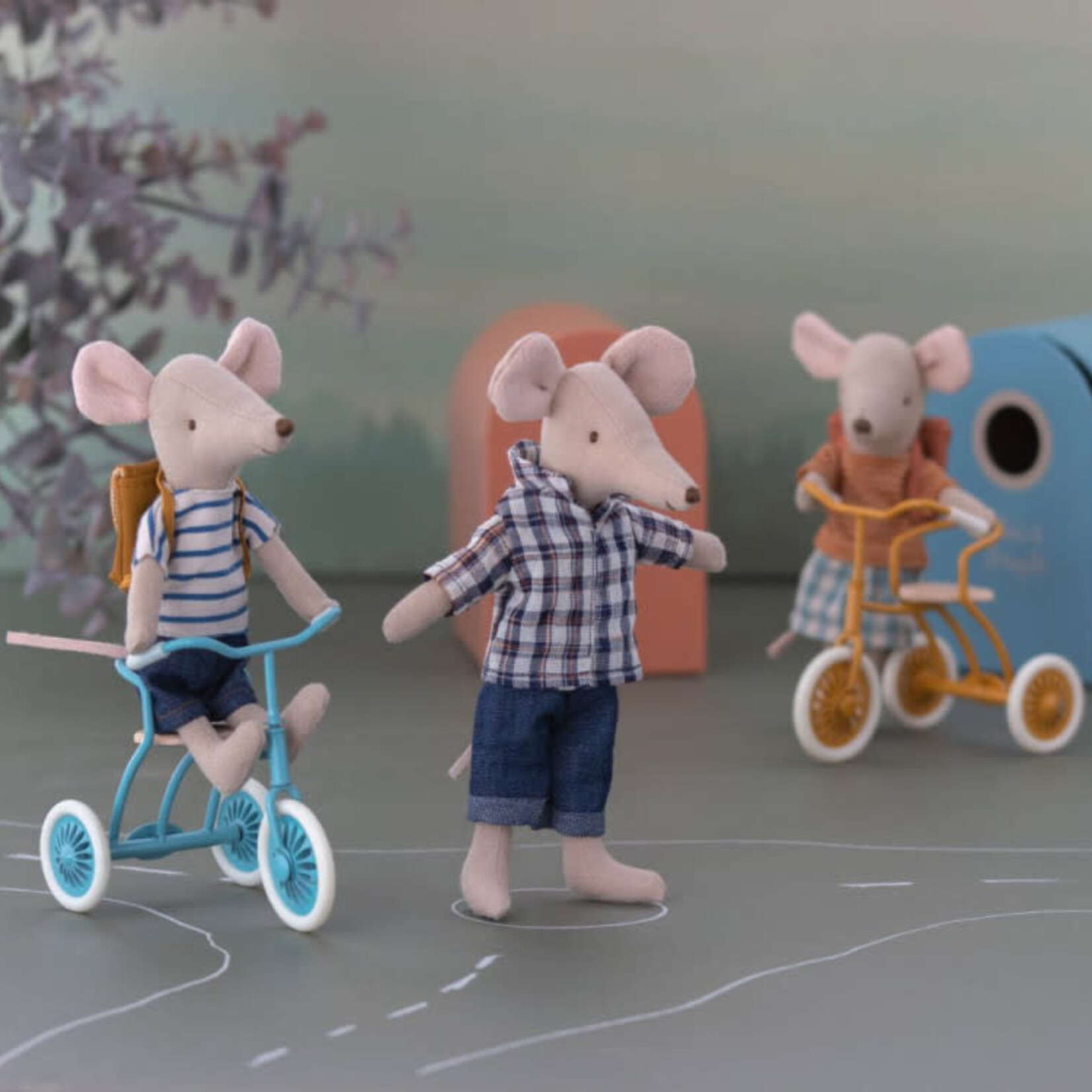 Maileg USA Tricycle Mouse, Big Brother with Bag