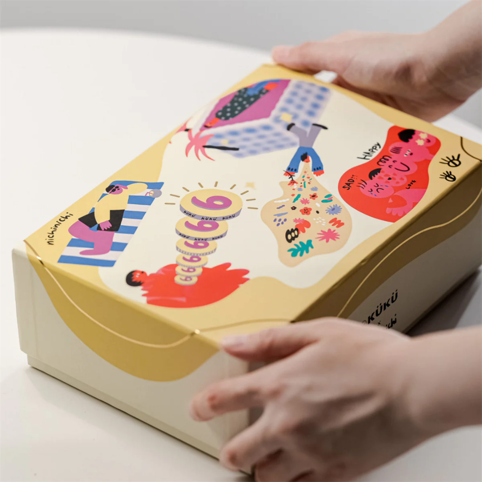WEKUKU Rich In Scented Candle in Gift Box