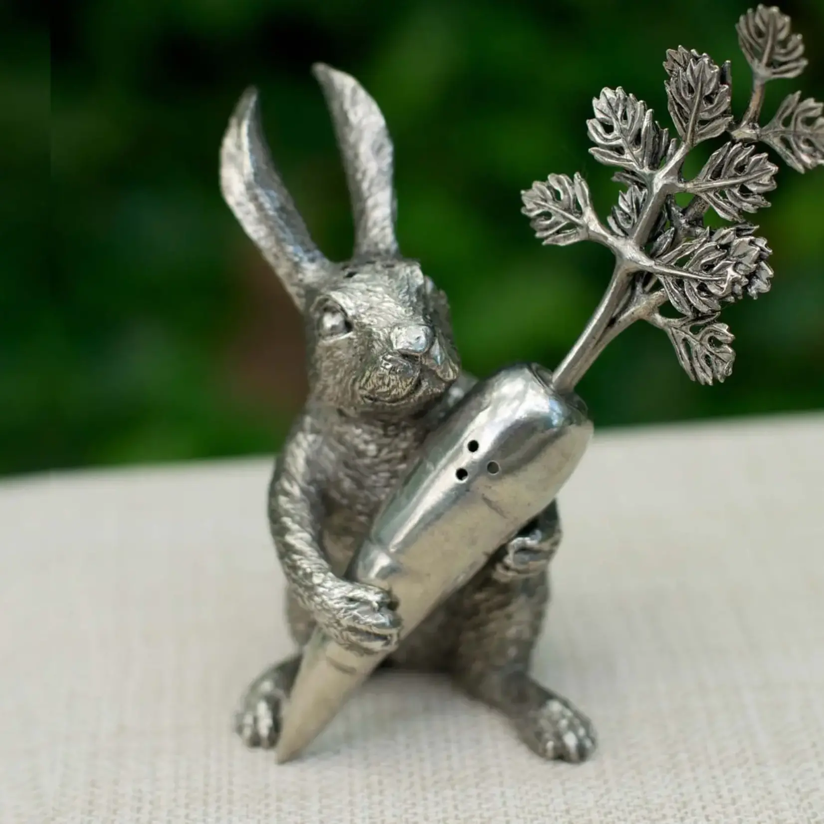 Vagabond House Rabbit Carrot Salt & Pepper Set