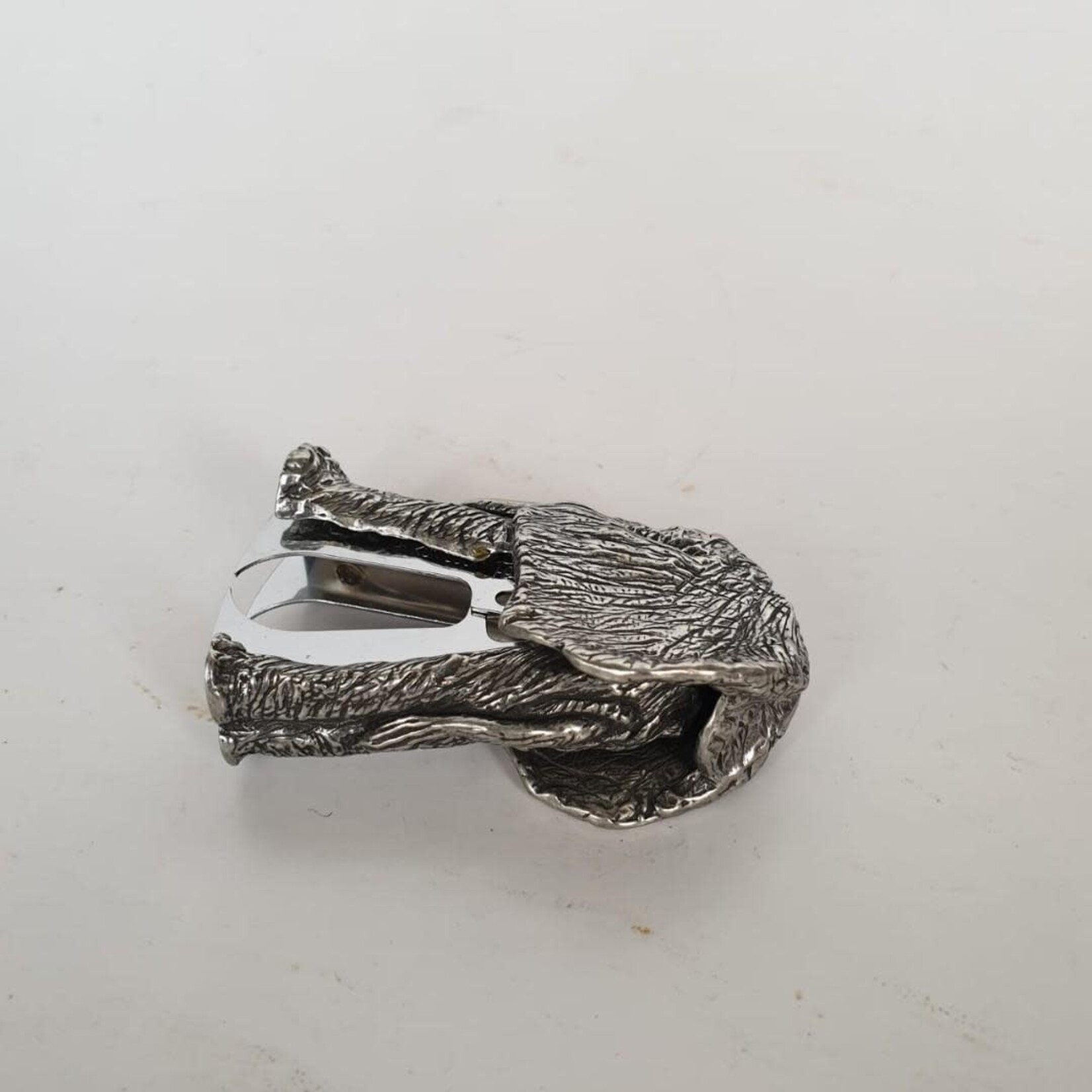 Elephant Staple Remover
