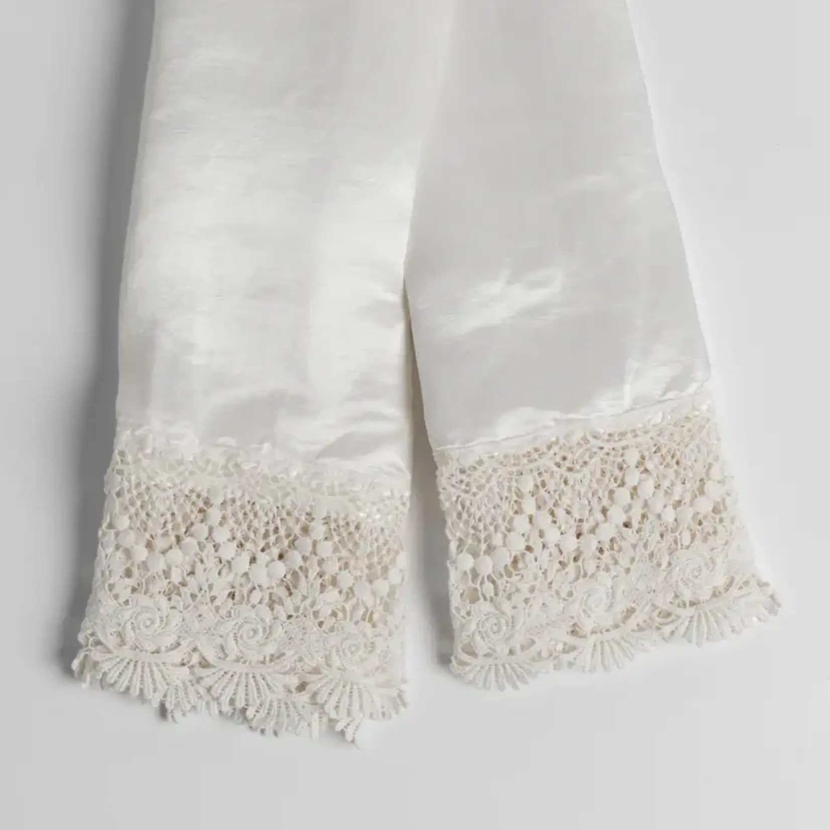 Bella Notte Paloma Pillowcase with Cotton Lace Trim