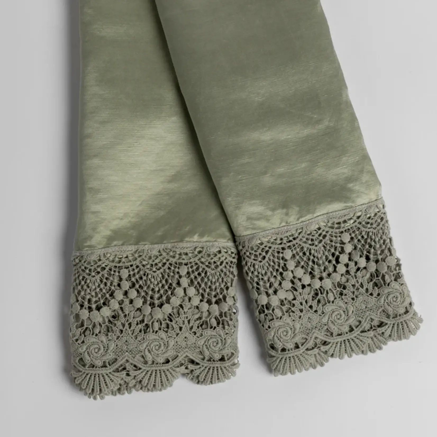 Bella Notte Paloma Pillowcase with Cotton Lace Trim