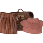 Maileg USA Knitted blouse and skirt in suitcase, Grandma mouse
