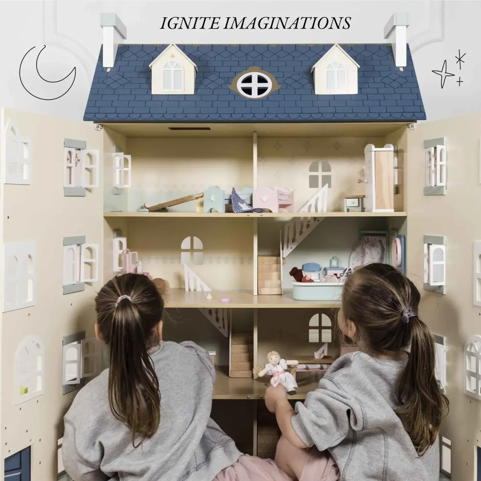 Le Toy Van, Inc. Palace Wooden Dolls House