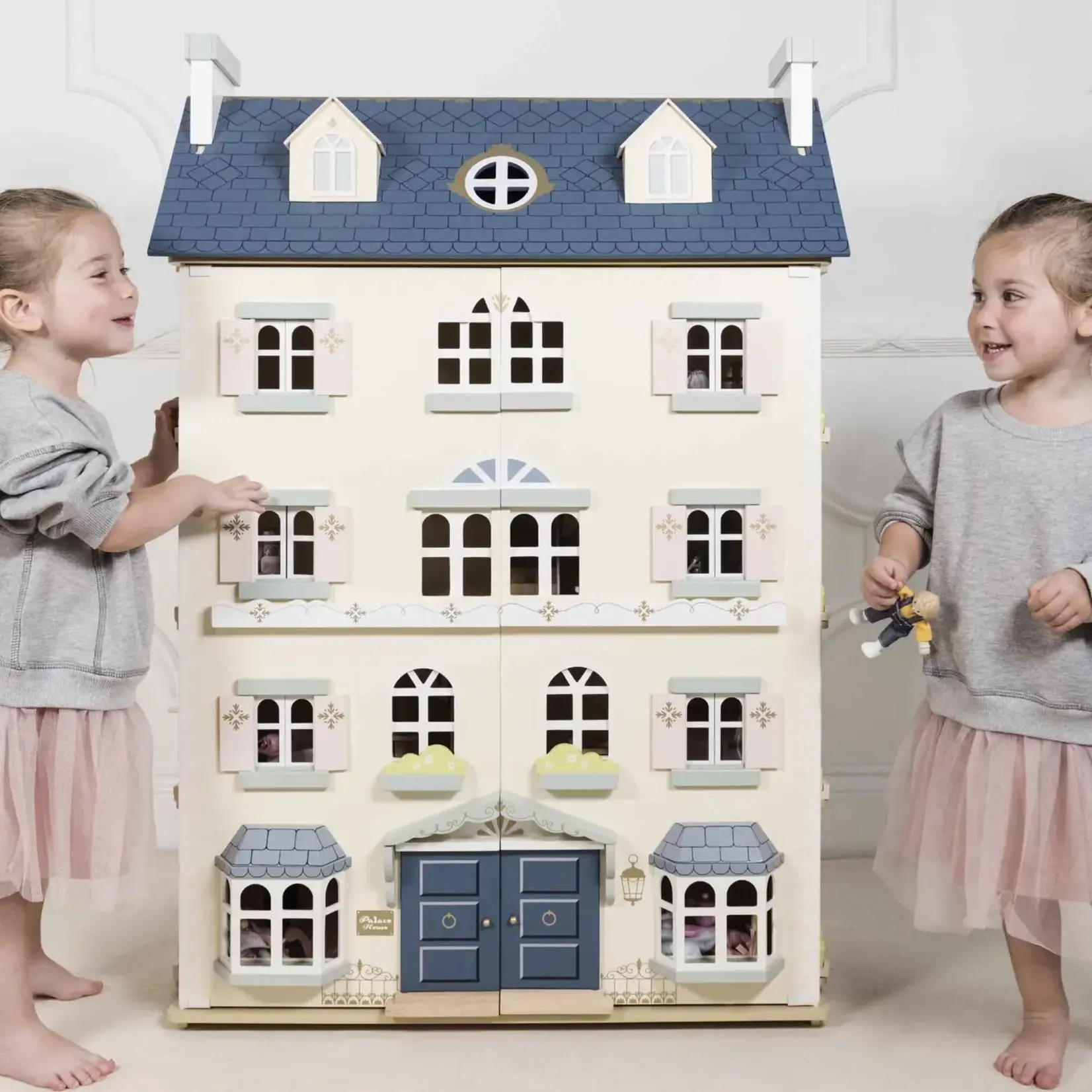 Le Toy Van, Inc. Palace Wooden Dolls House