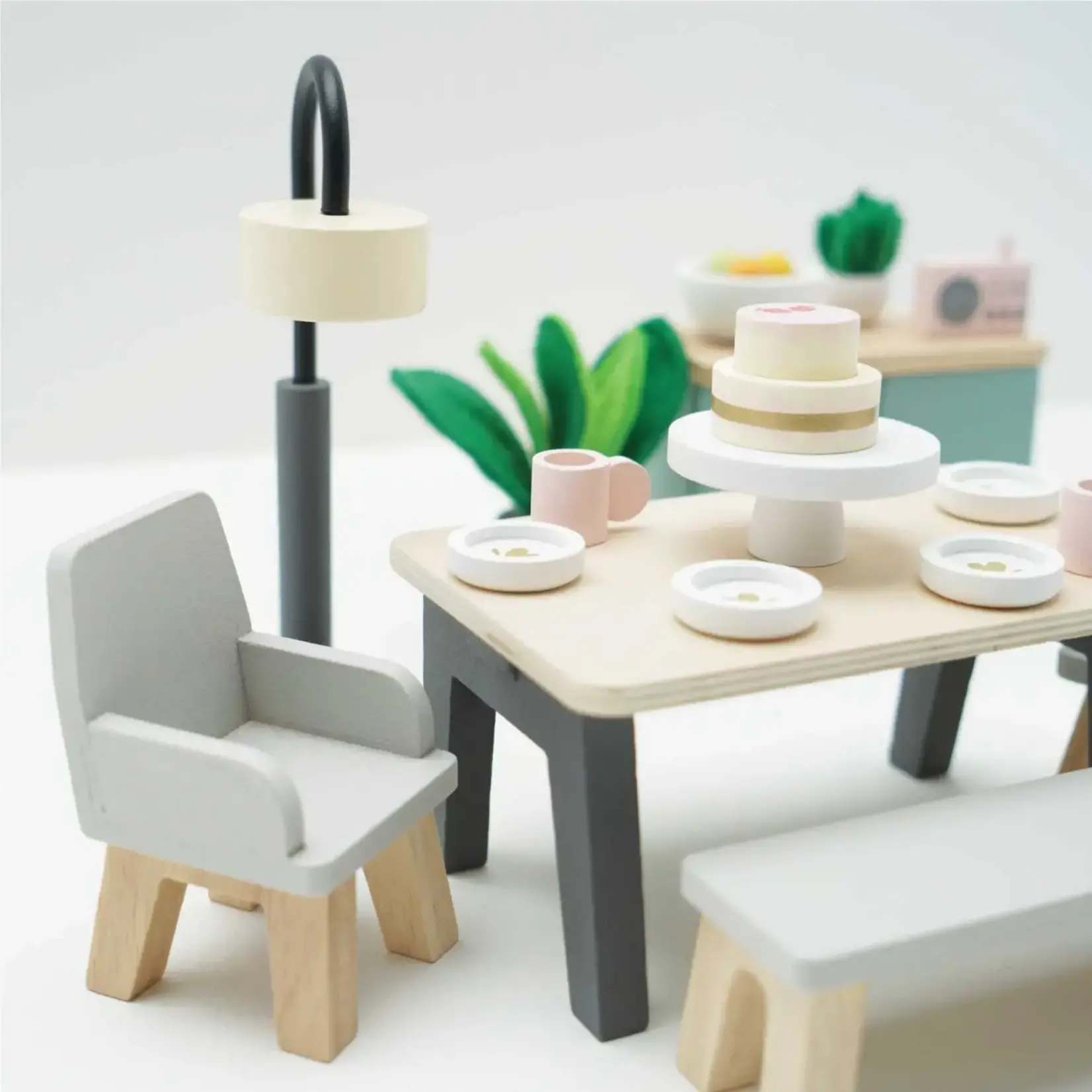 Le Toy Van, Inc. Wooden Dolls House Dining Room