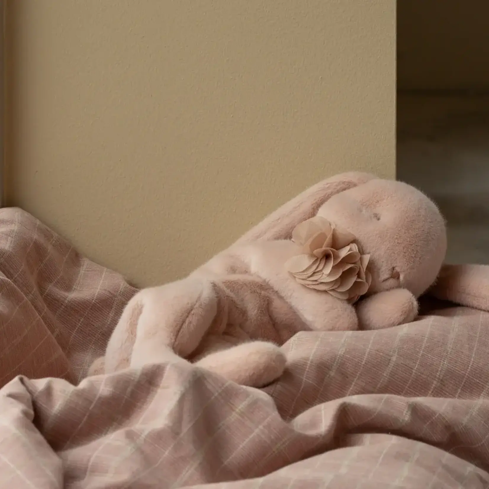 Maileg USA Sleeping bunny plush, Small - Powder