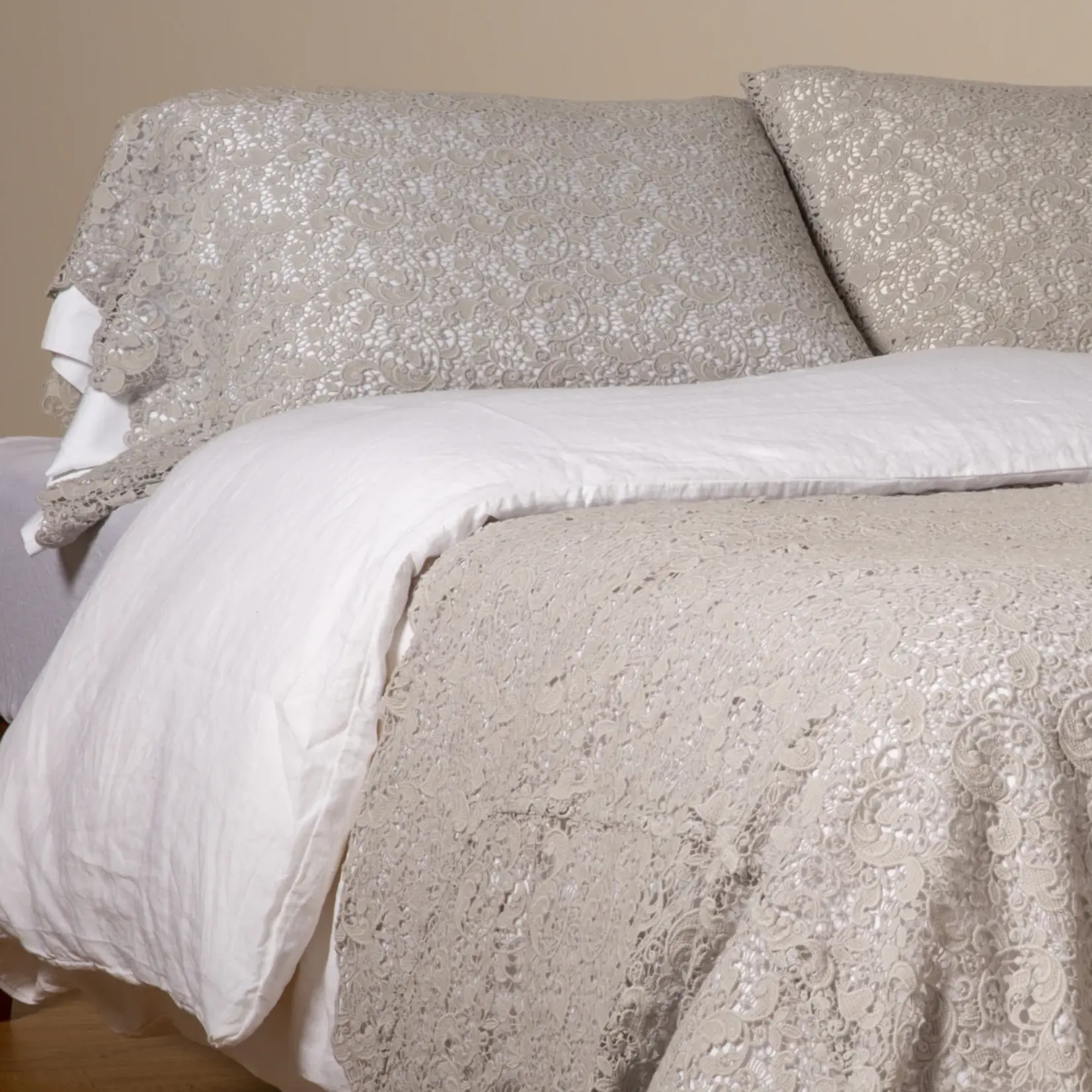 Bella Notte Allora Lace Pillowcase (Single)