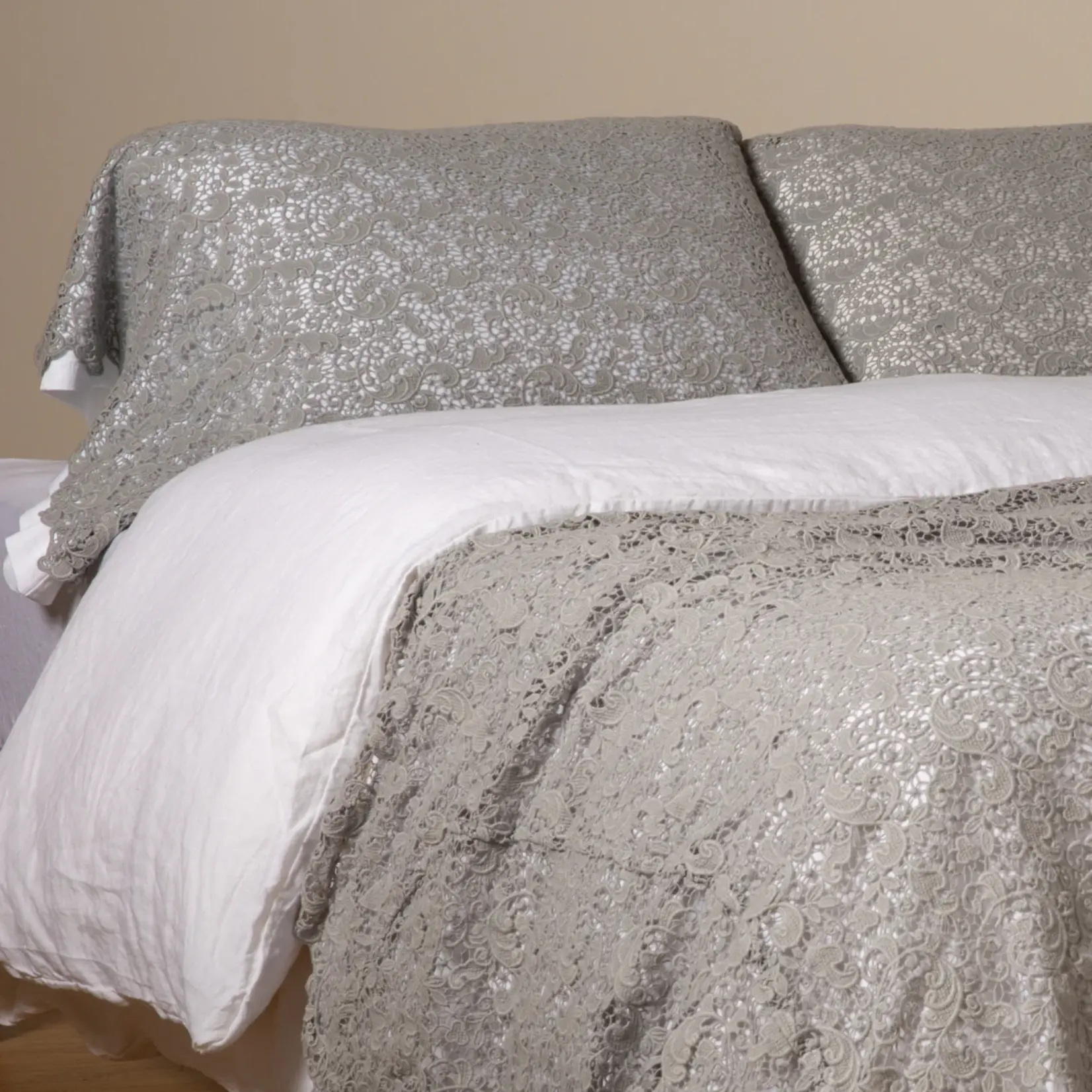 Bella Notte Allora Lace Pillowcase (Single)