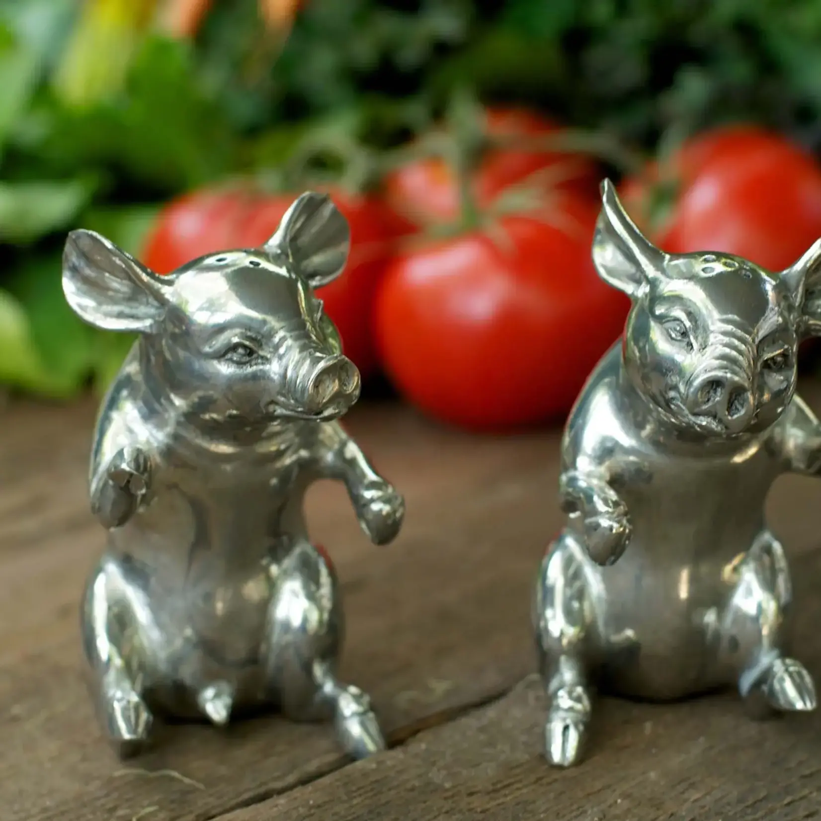 Vagabond House Happy Pigs Salt & Pepper Set
