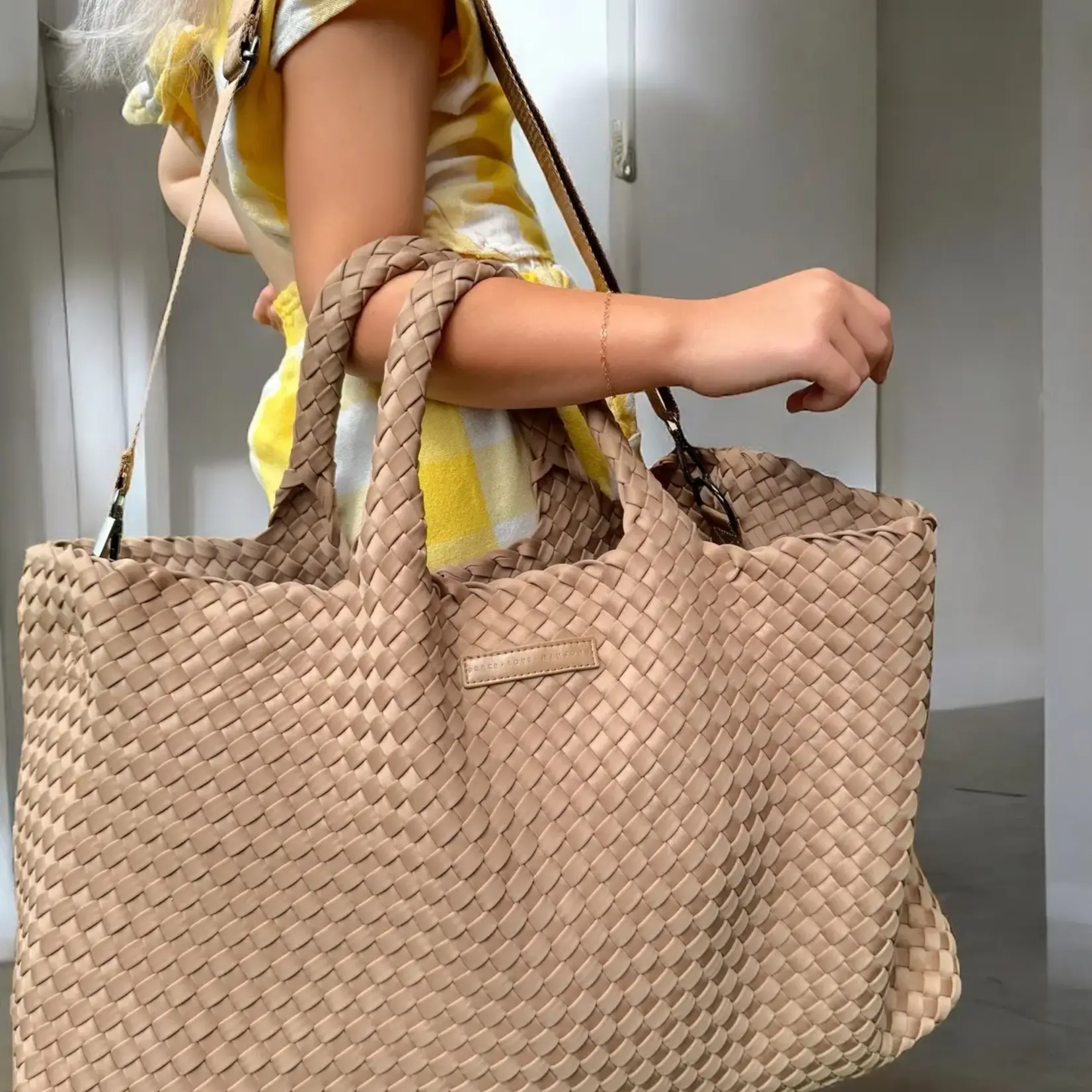 Peace Love Mahjong Fawn Woven Mahjong Carryall