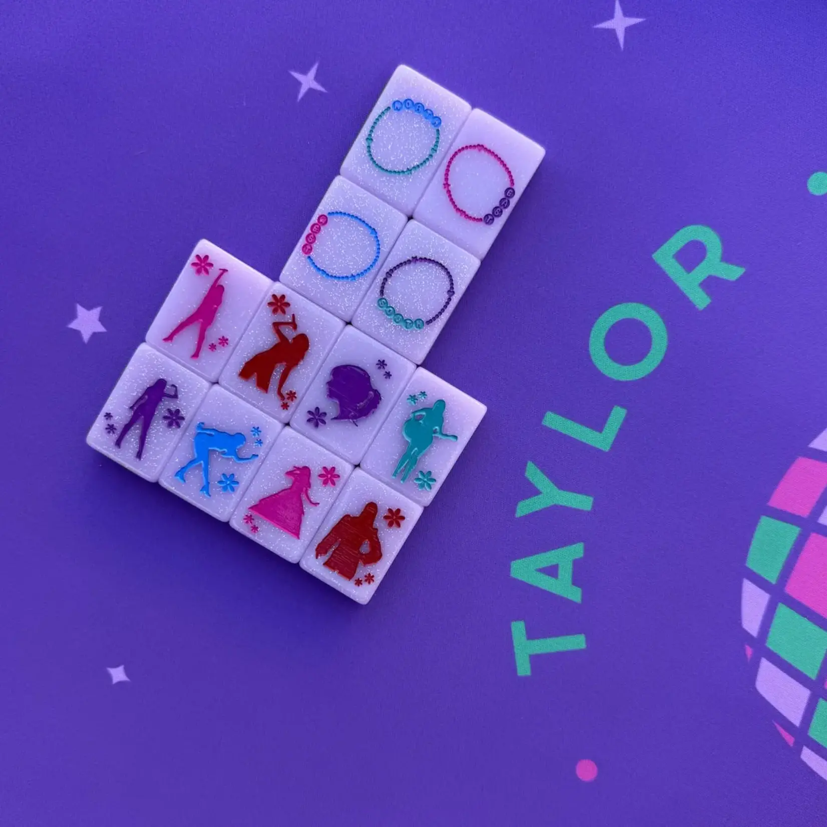 Peace Love Mahjong Taylor's Tiles - Mahjong Set with Tile Pouch and Dice