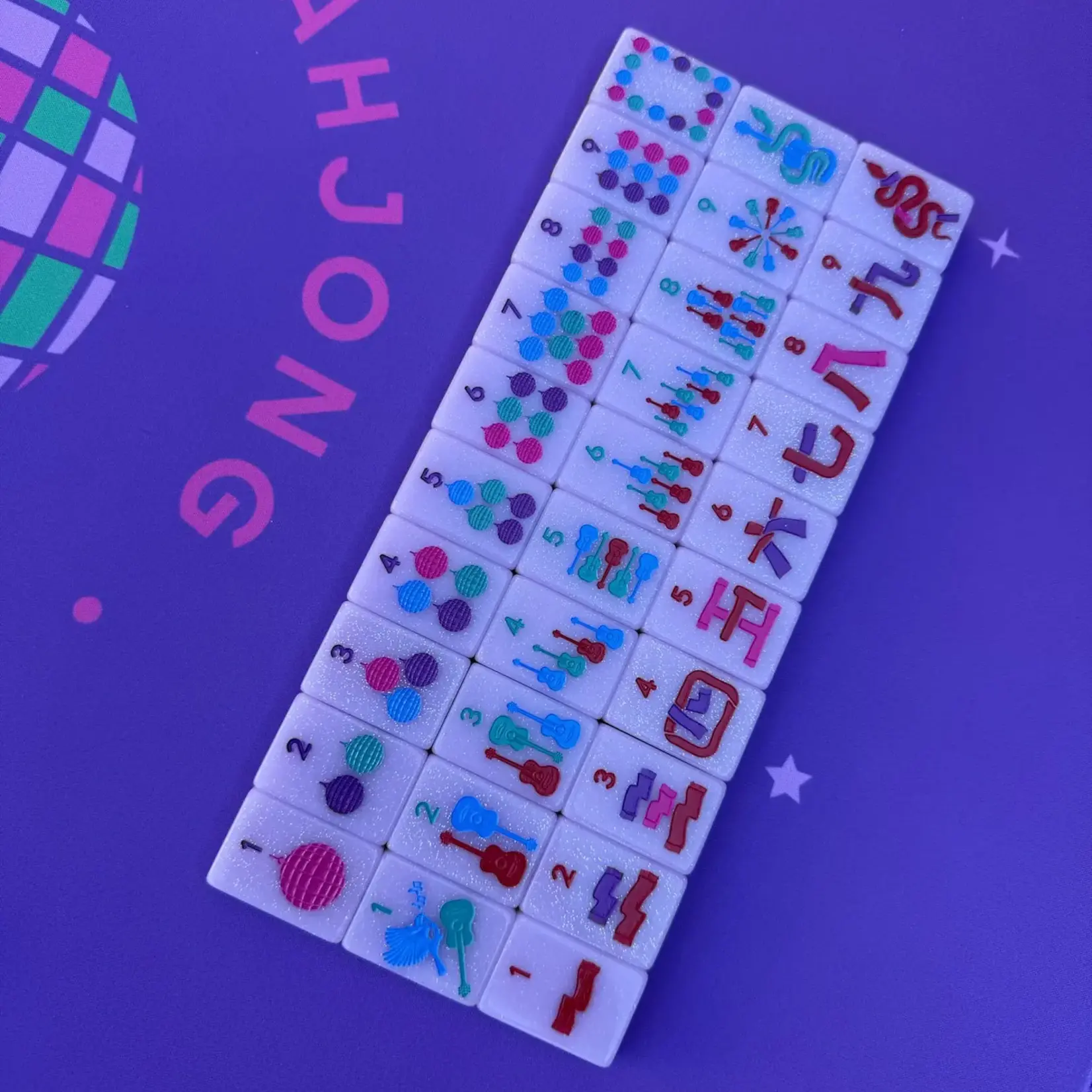 Peace Love Mahjong Taylor's Tiles - Mahjong Set with Tile Pouch and Dice