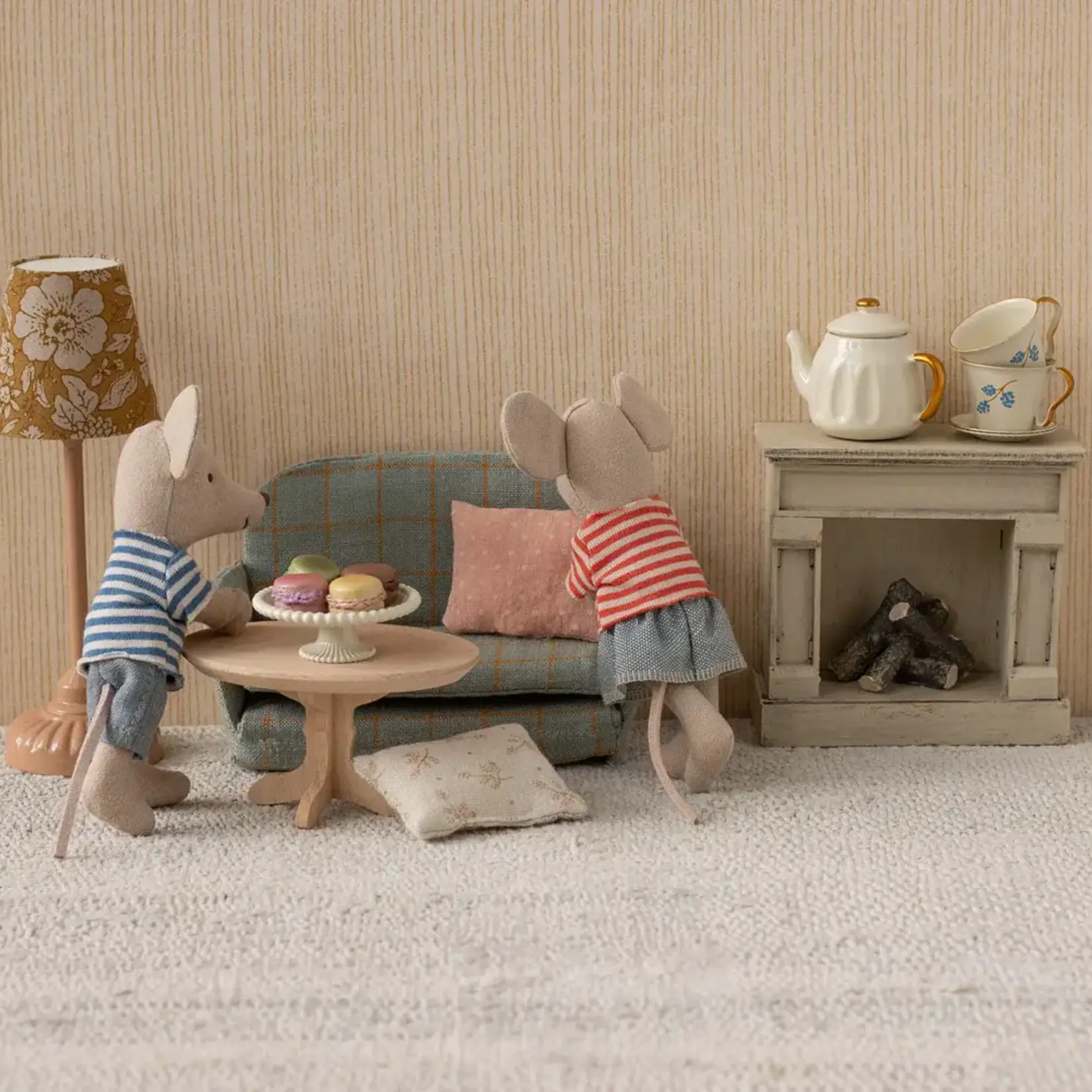 Maileg USA Oval coffee table, Mouse - Nature
