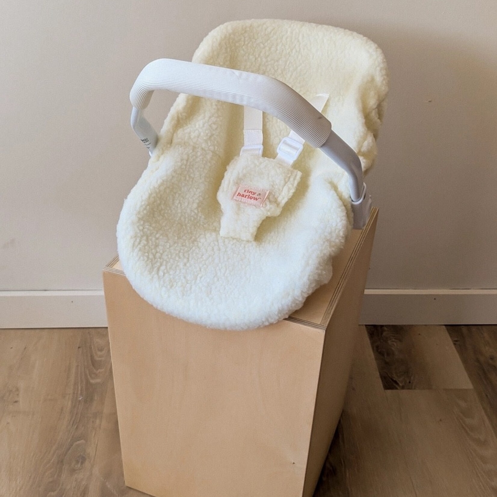 Shine on me Distribution Doll Capsule Sherpa - Tiny Harlow