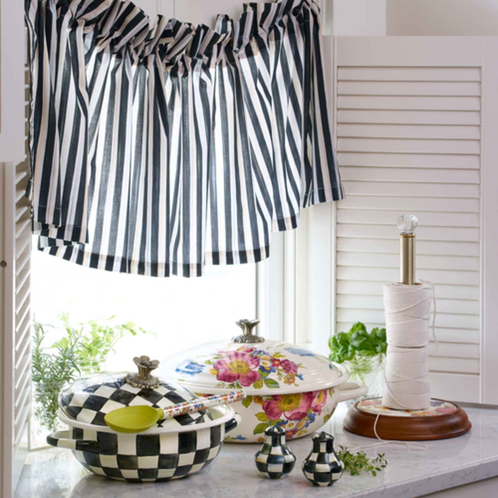 MacKenzie-Childs white flower market wood paper towel holder