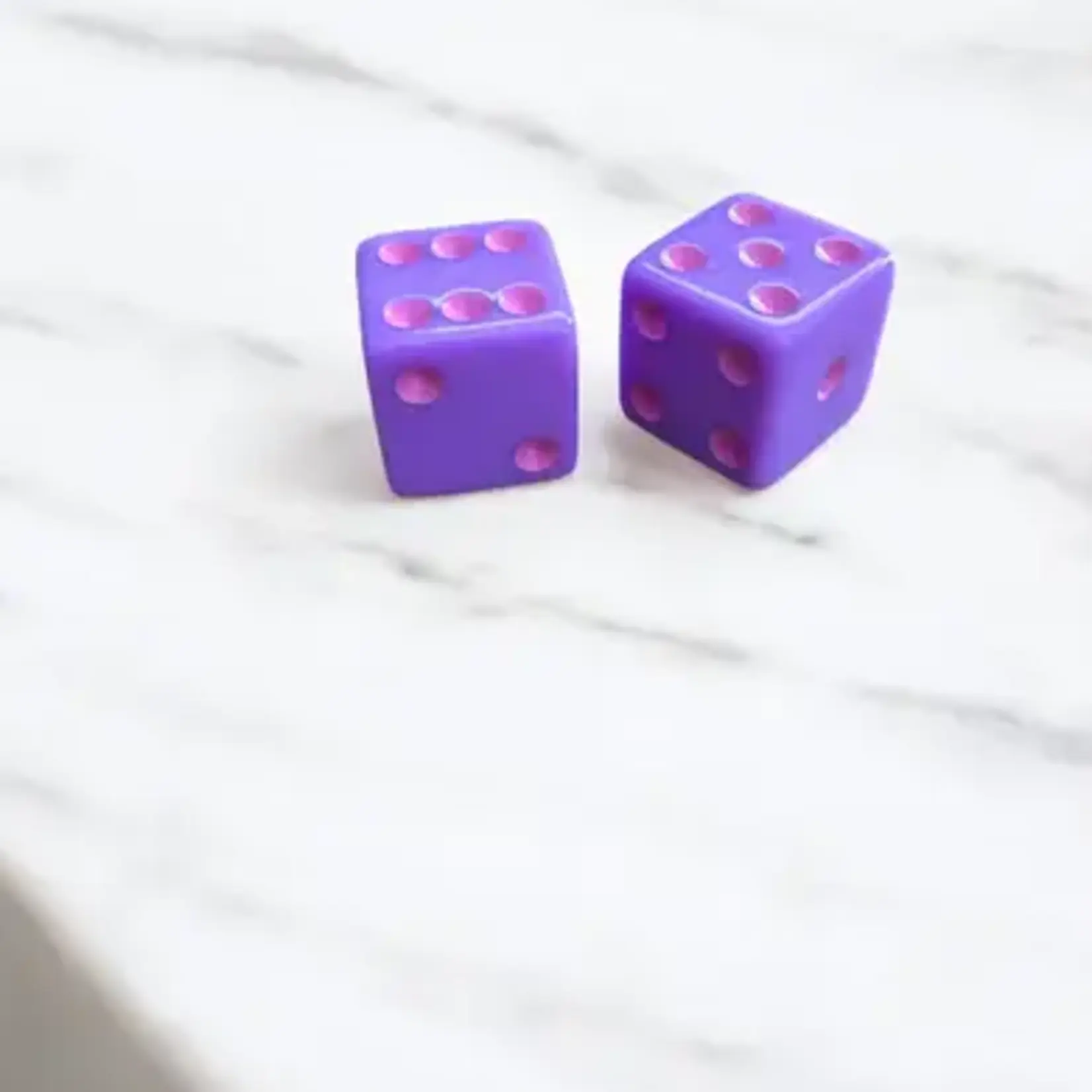 Peace Love Mahjong Dice (set of 2)