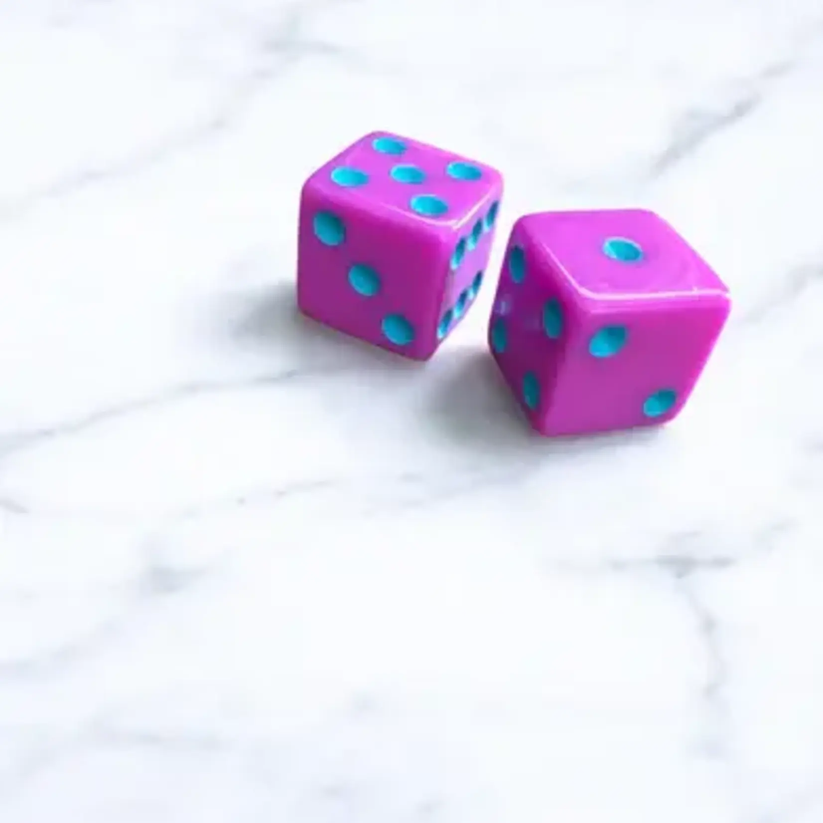 Peace Love Mahjong Dice (set of 2)