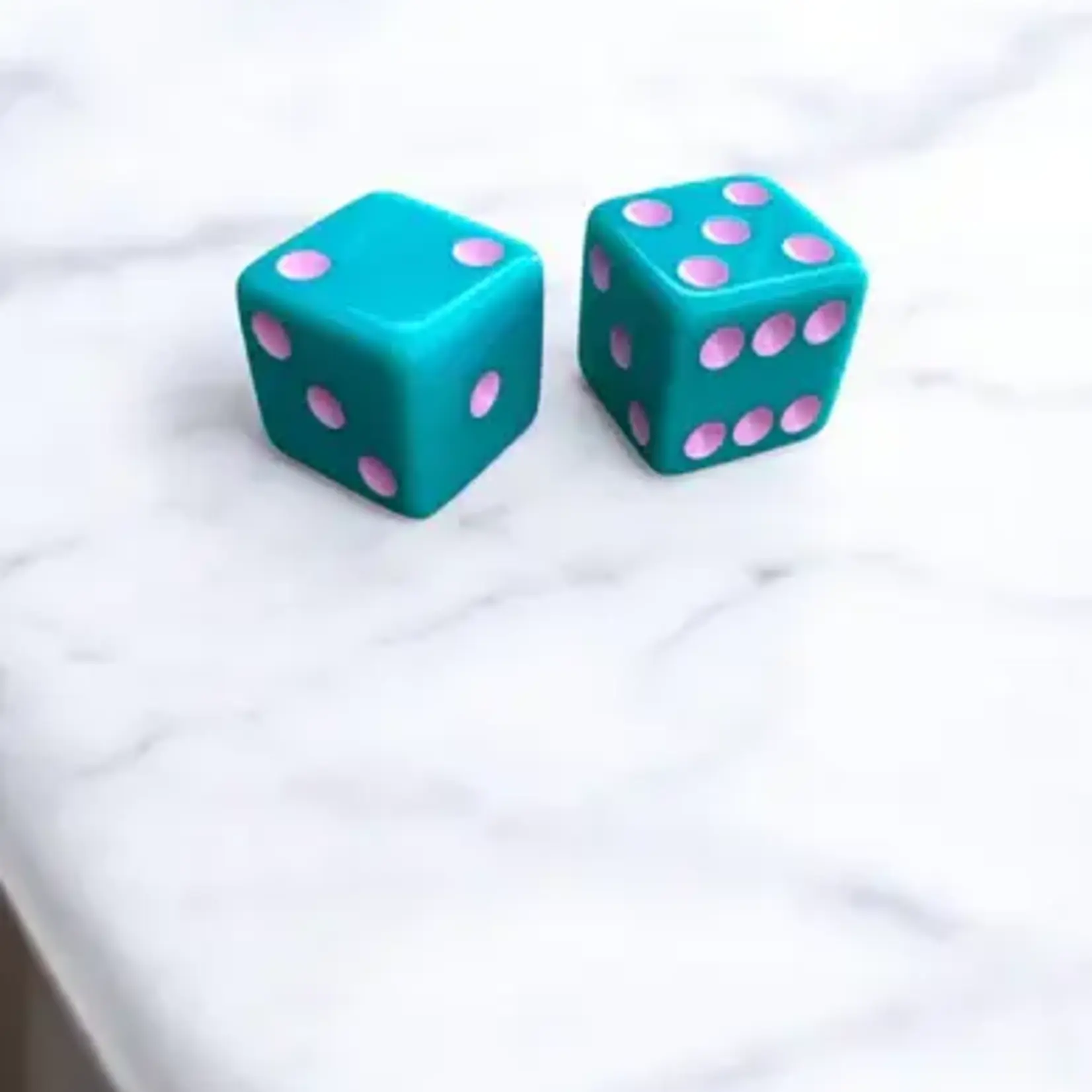 Peace Love Mahjong Dice (set of 2)