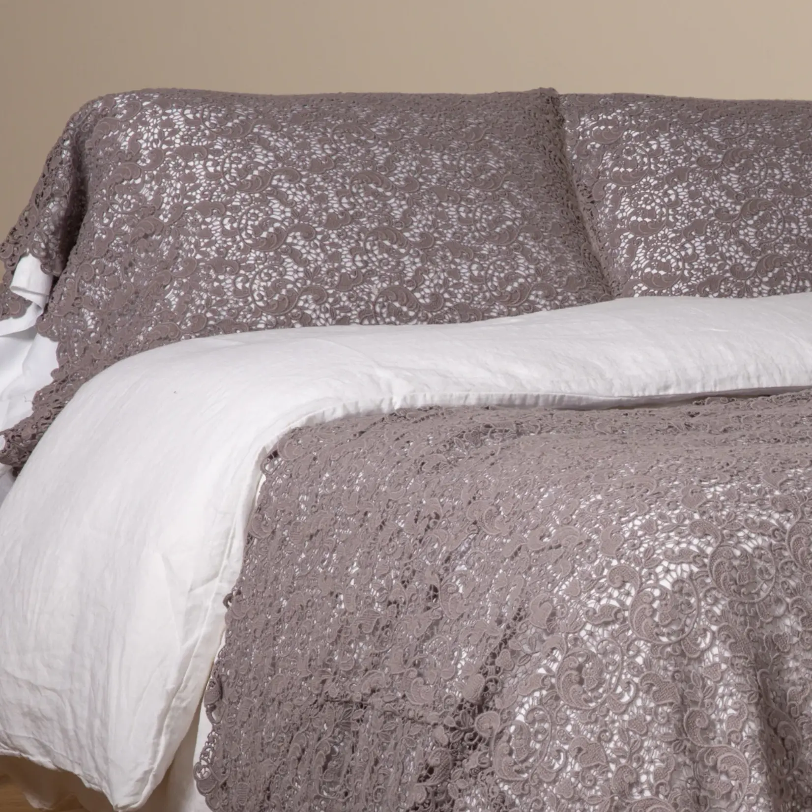 Bella Notte Allora Lace Pillowcase (Single)