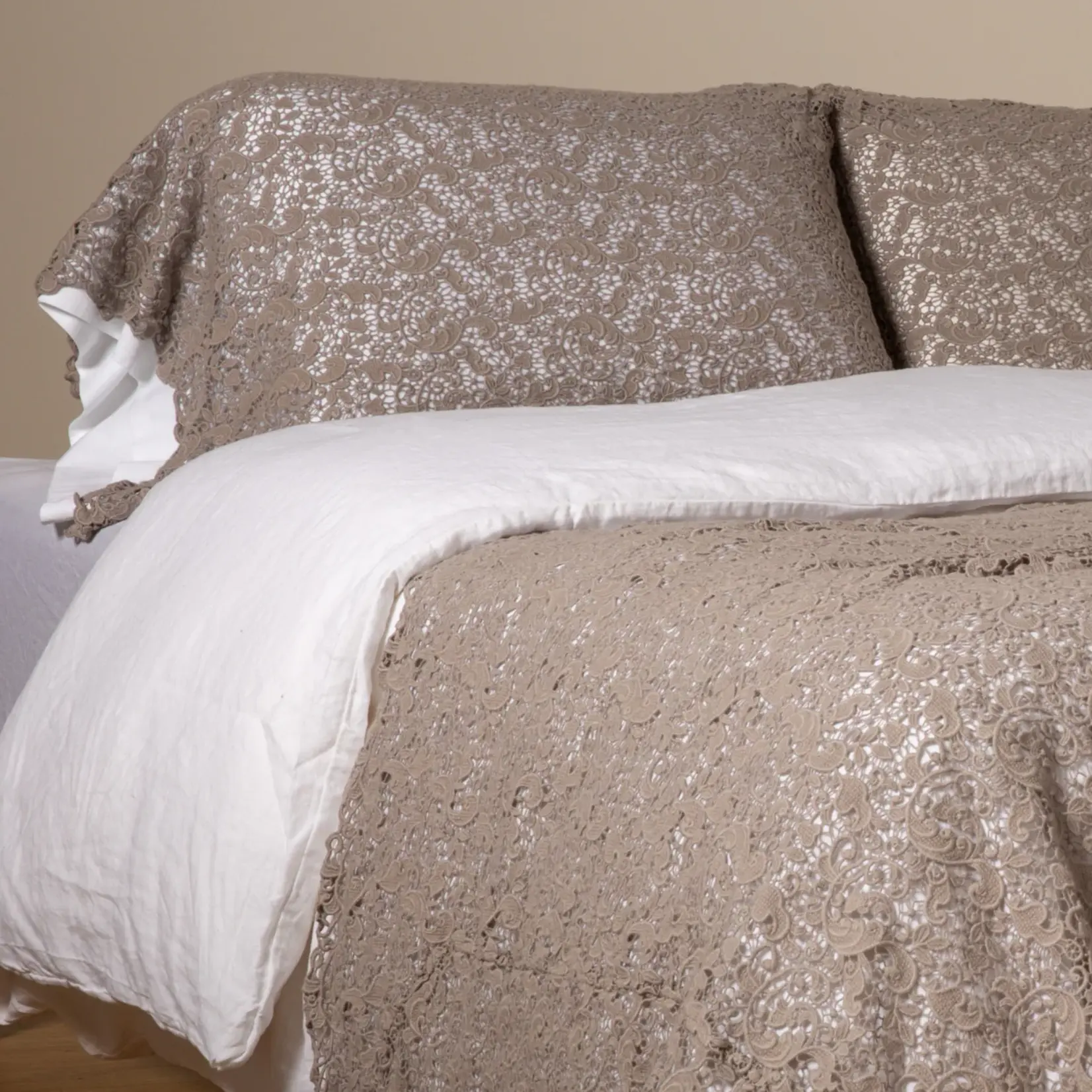 Bella Notte Allora Lace Pillowcase (Single)